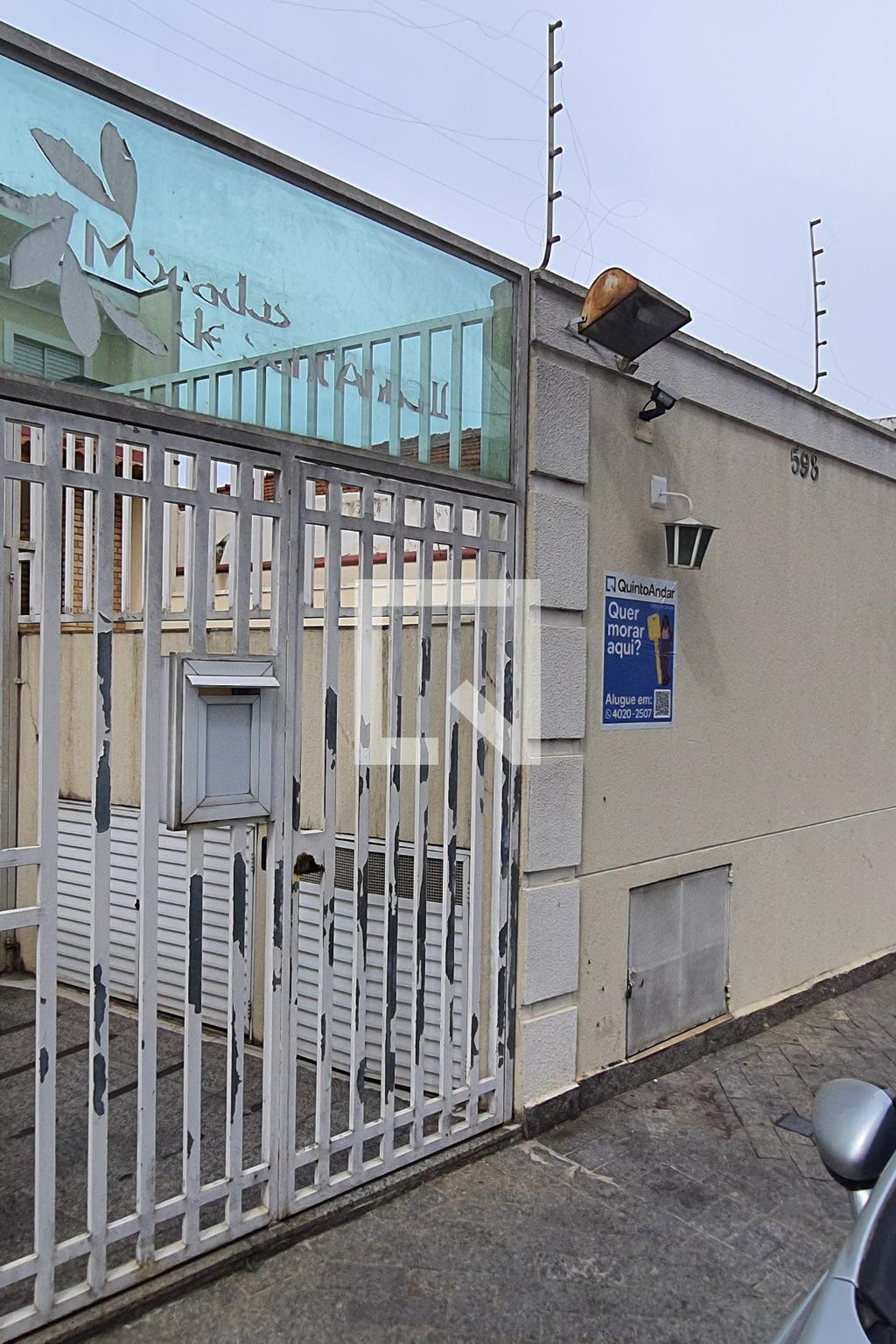 Fachada Condomínio em Rua Diogo Cabrera, 598