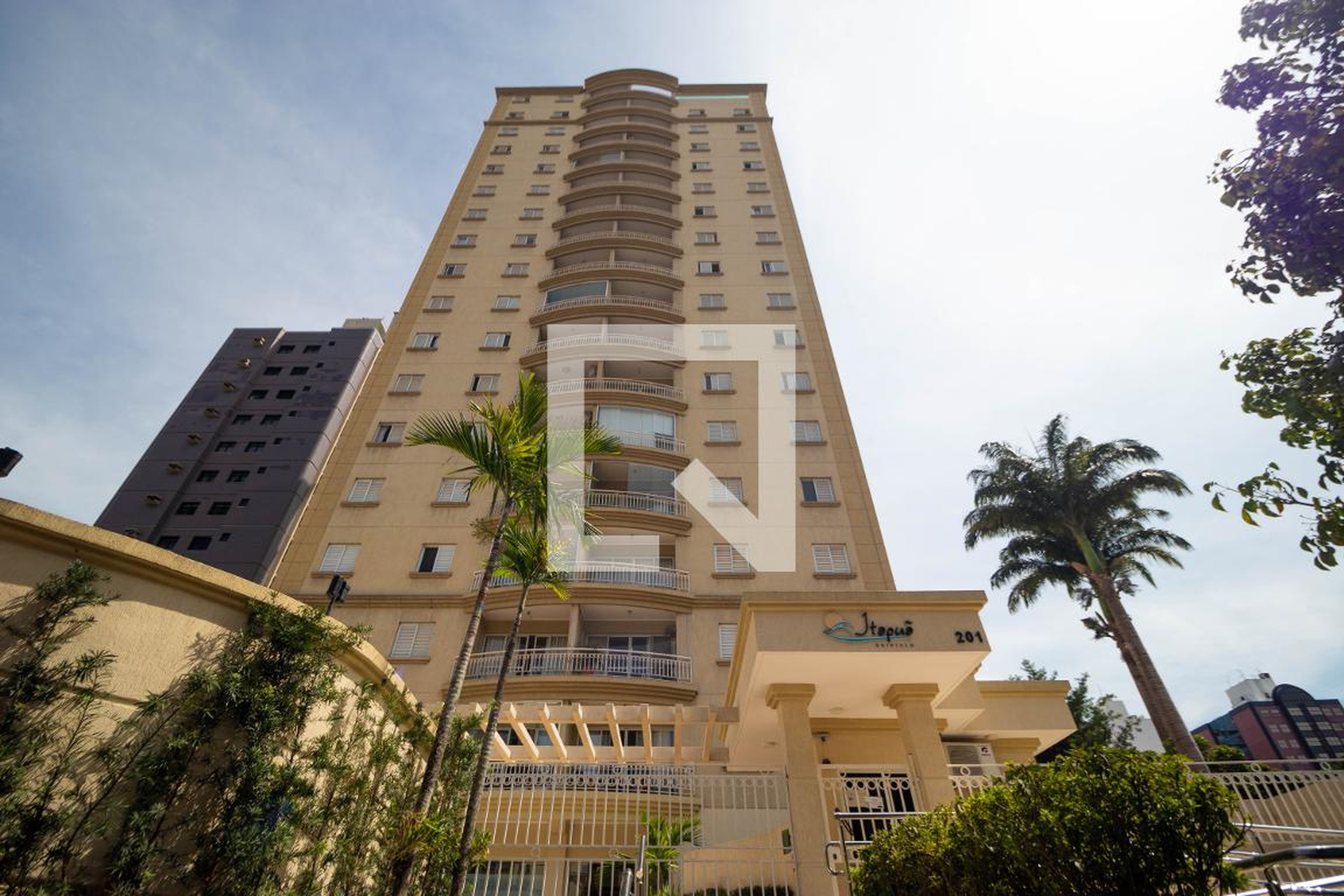 Fachada Condomínio em Rua Barão de Atibaia, 201