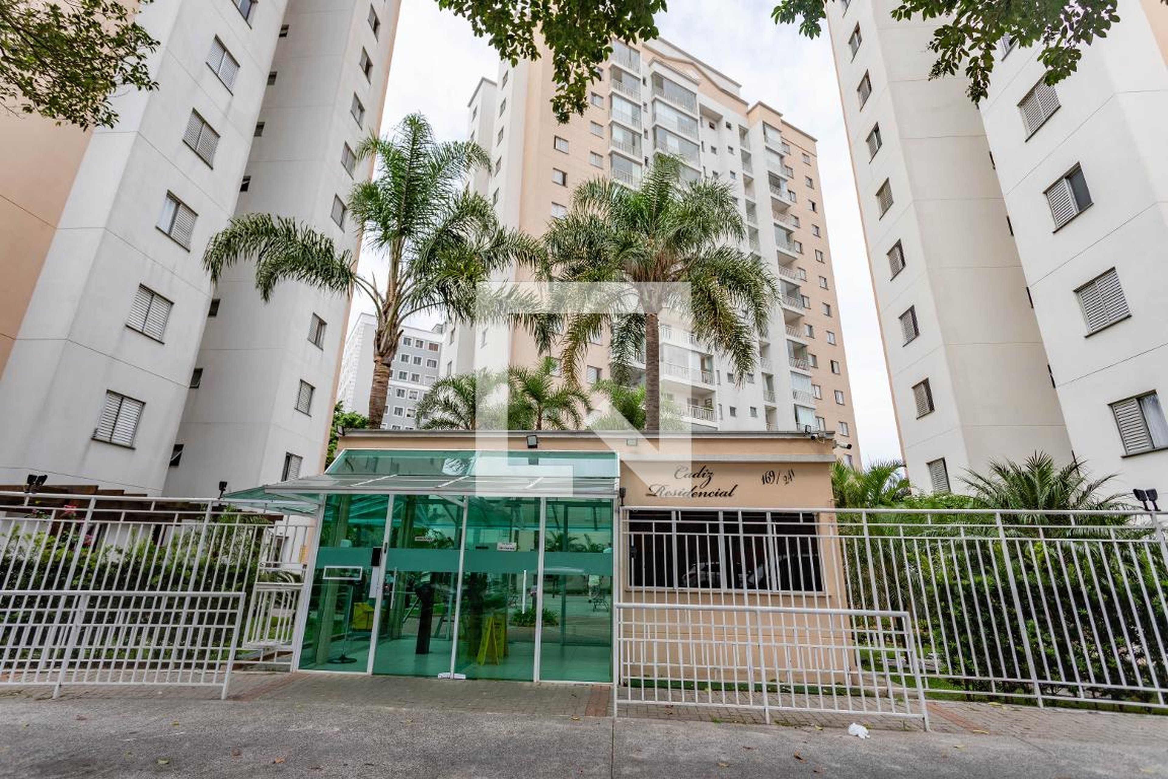 Fachada do condomínio Condomínio em Avenida do Taboão, 241