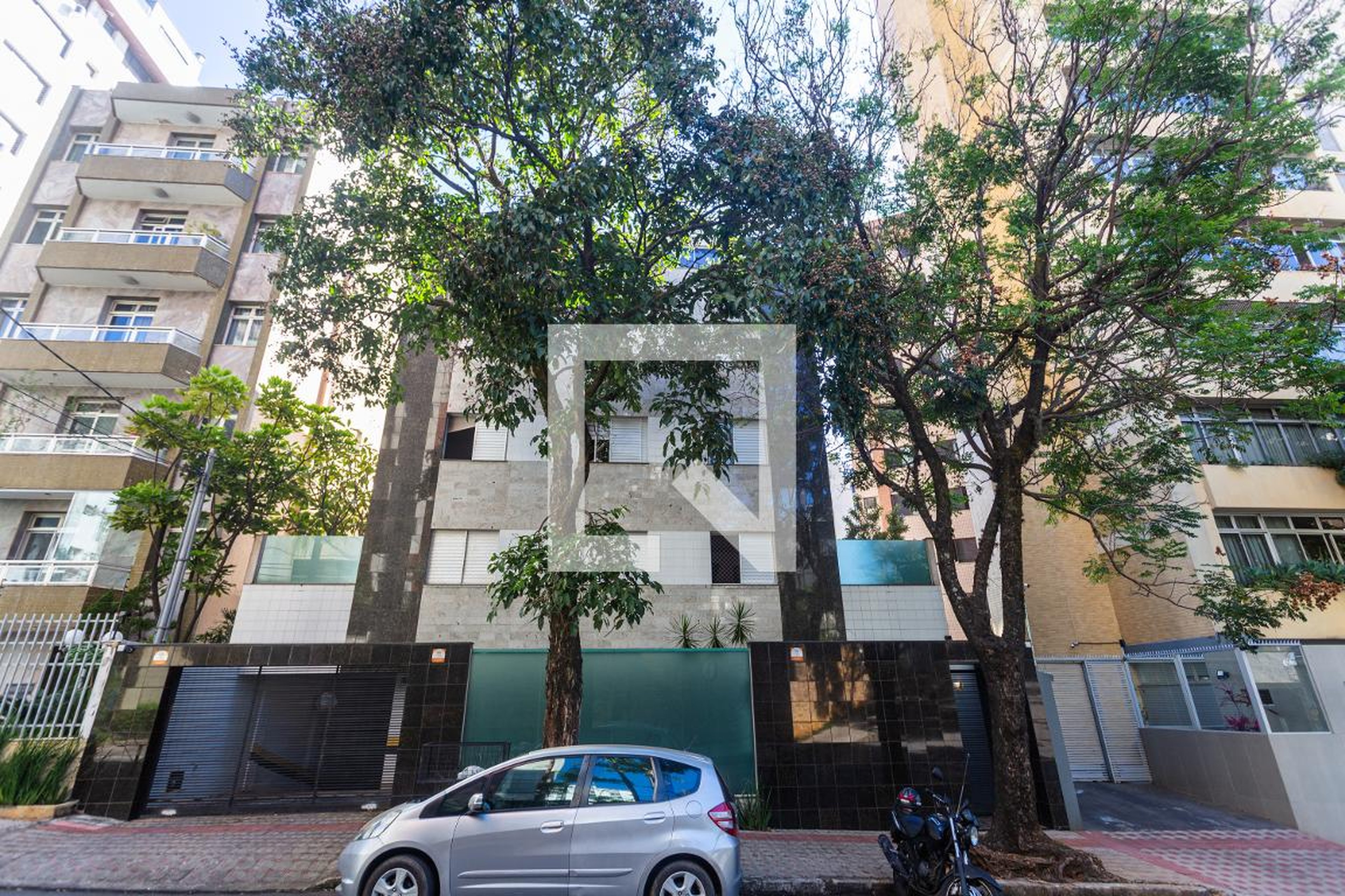 Fachada Condomínio em Rua Santa Maria Itabira, 284