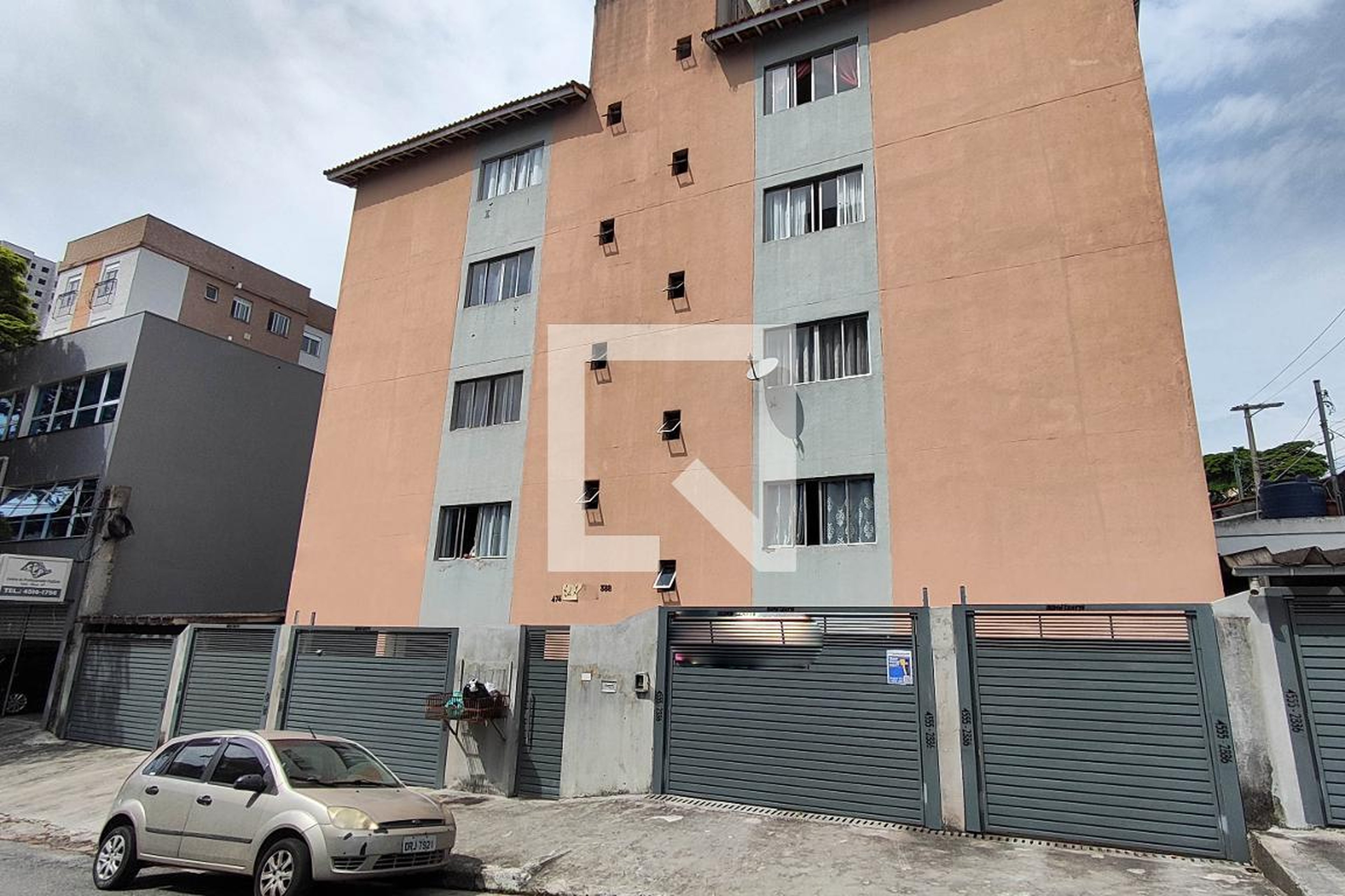 Fachada Condomínio em Rua Álvares Machado, 388