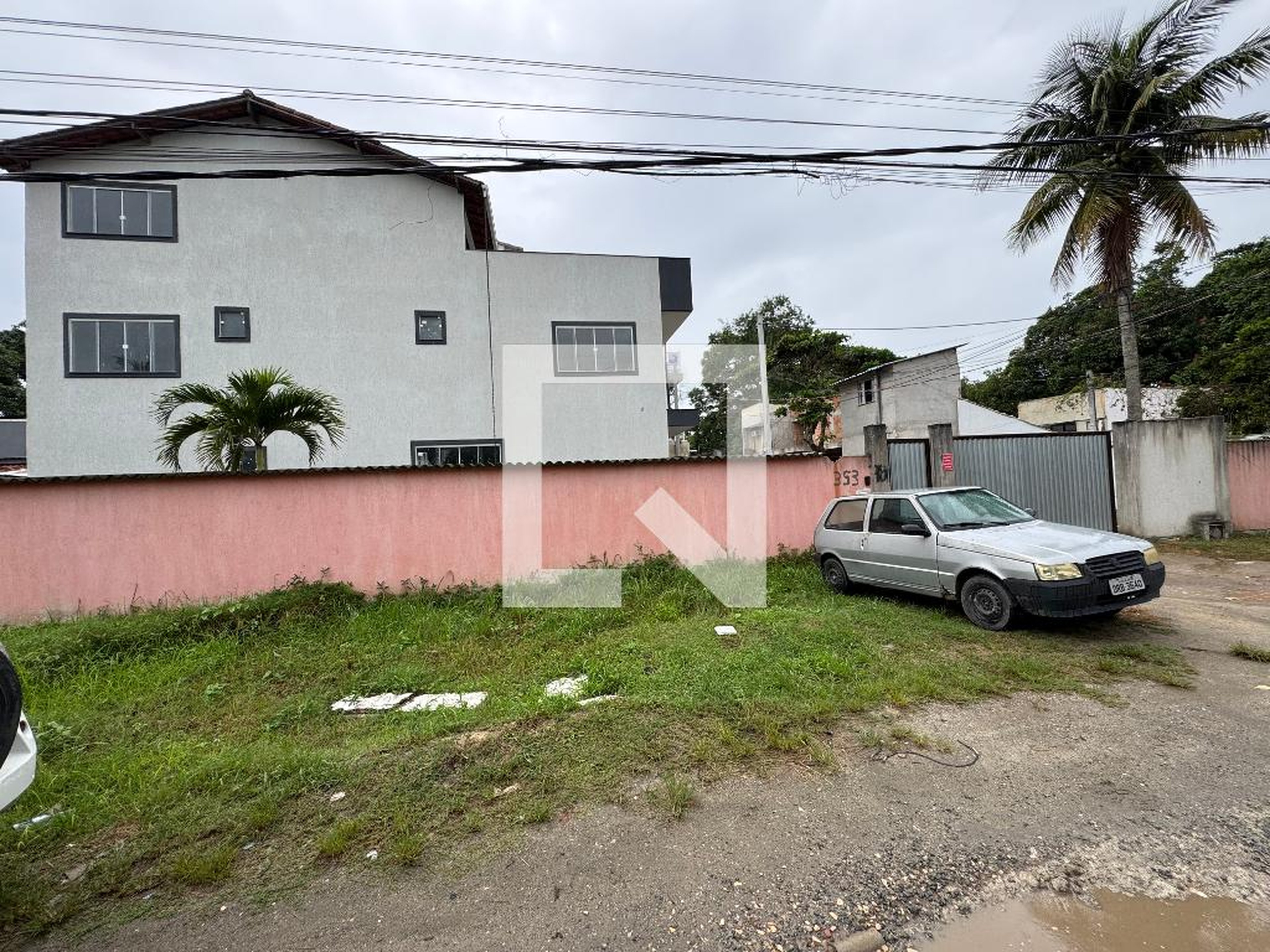 Fachada Condomínio em Rua Santa América, 352