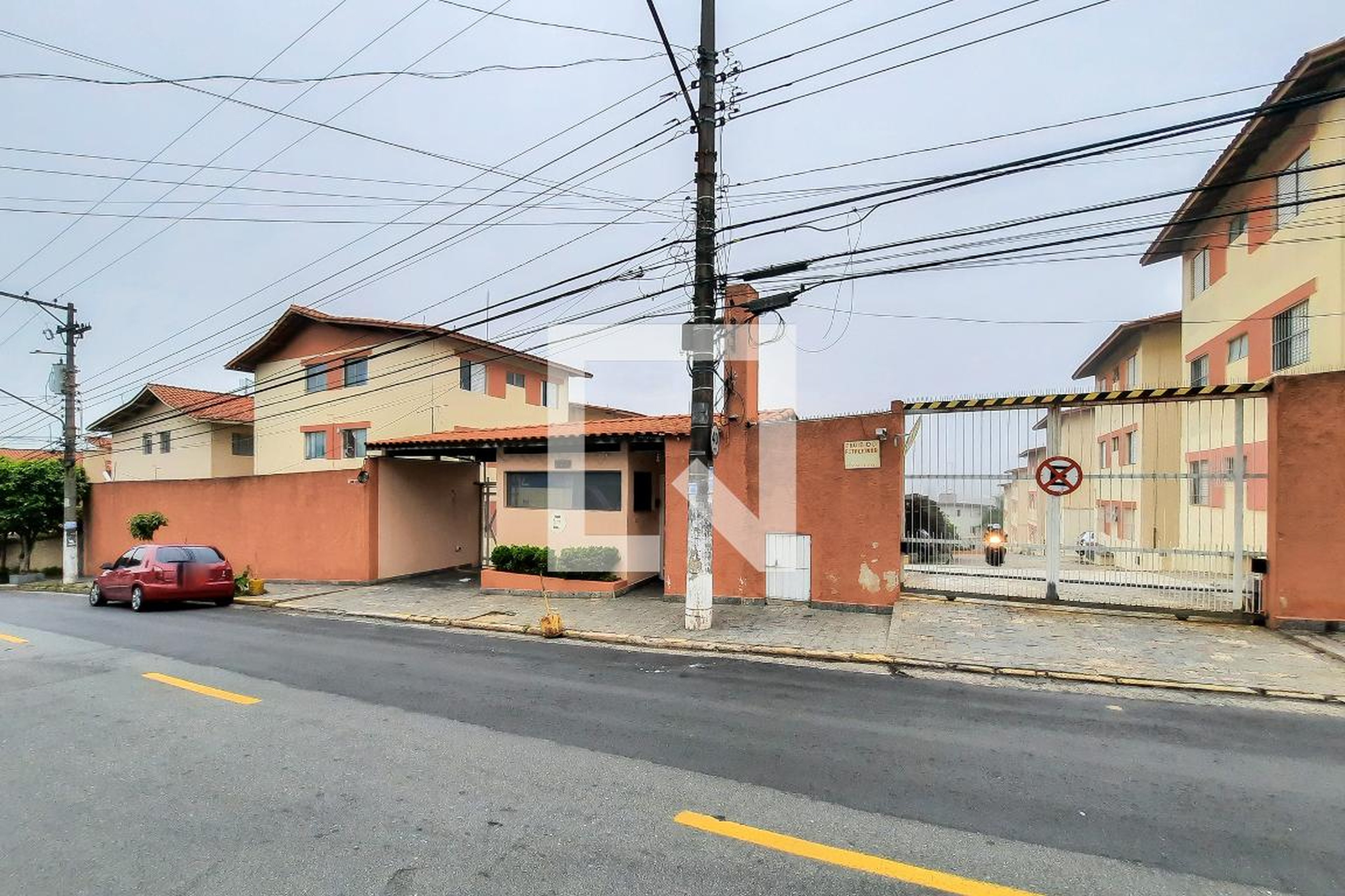 Fachada do Condomínio Condomínio em Rua Siqueira Campos, 331