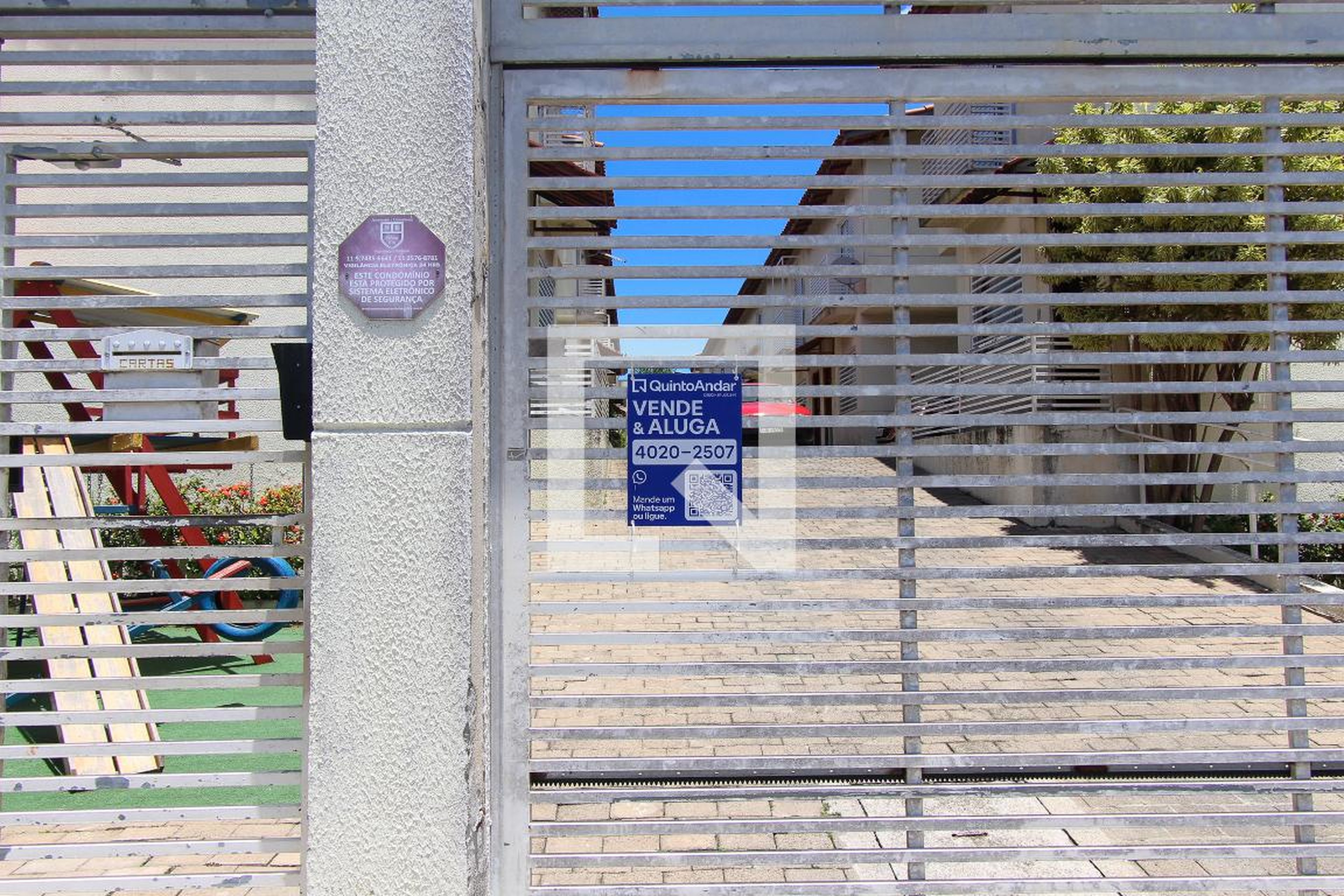 Fachada do Condomínio Condomínio Vila Bela