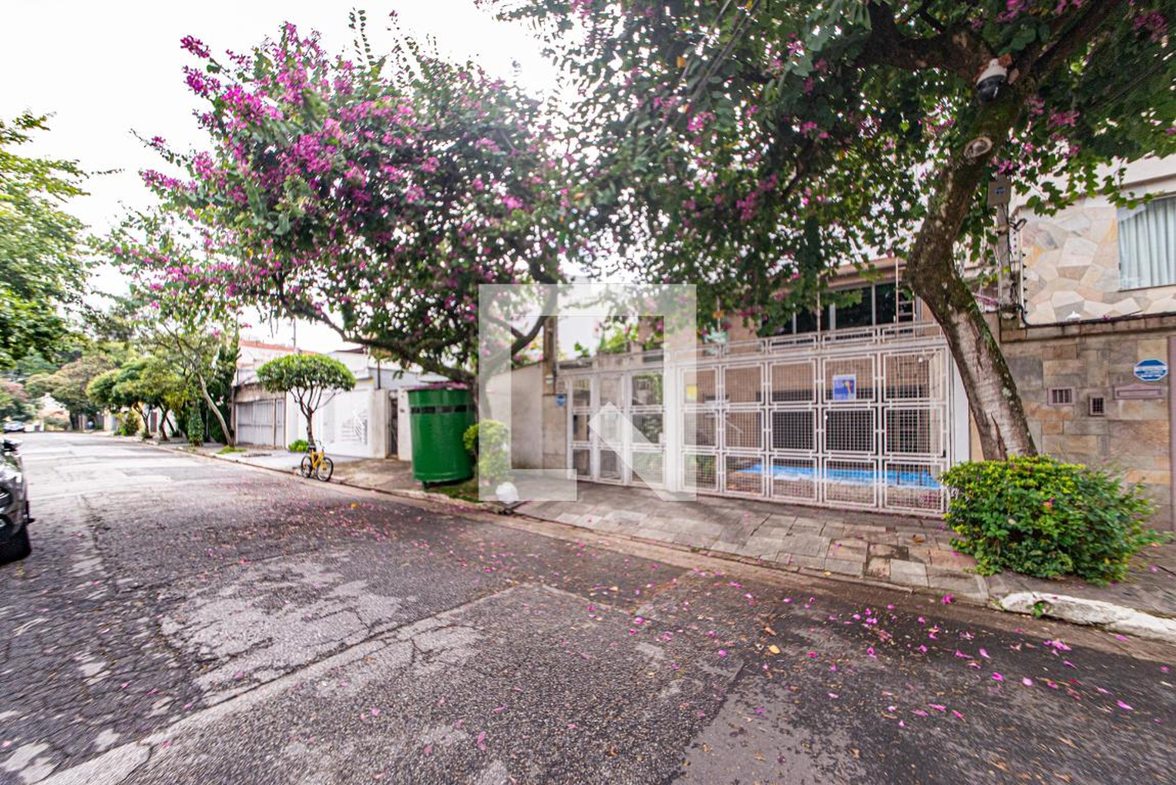 Fachada Condomínio em Rua Fonseca da Costa, 283