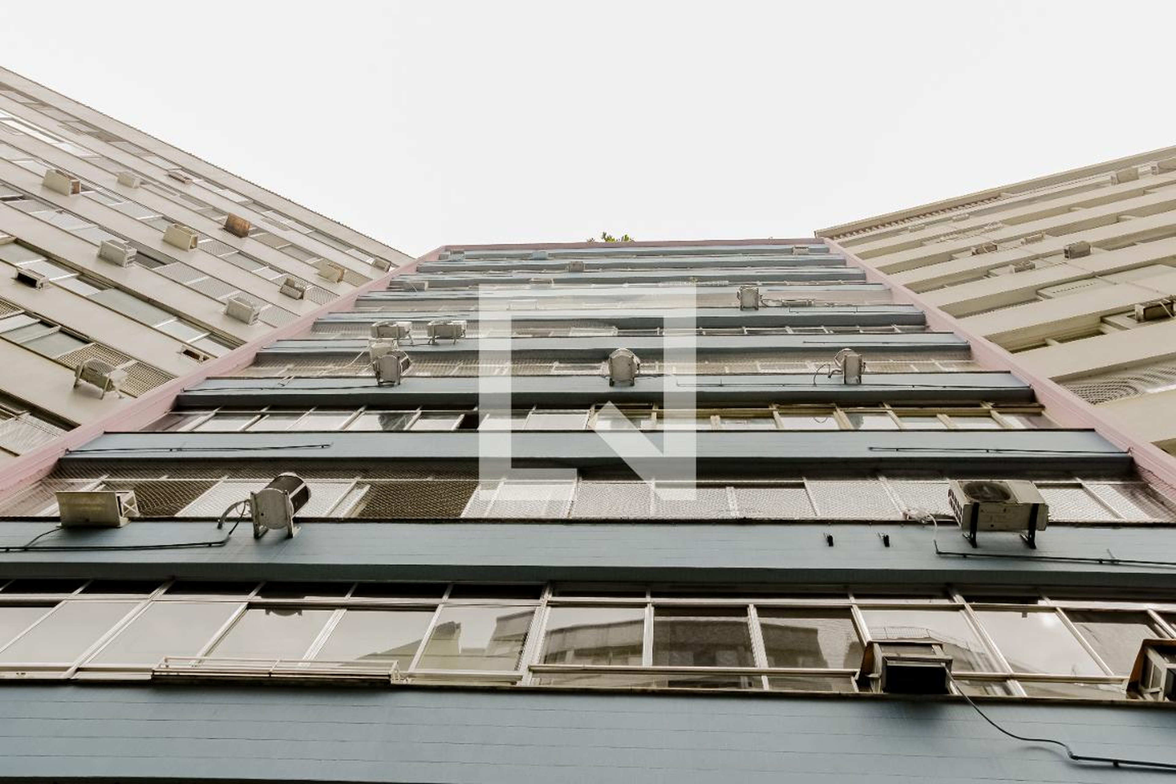 Fachada do Prédio Condomínio em Rua Professor Gastão Bahiana, 111