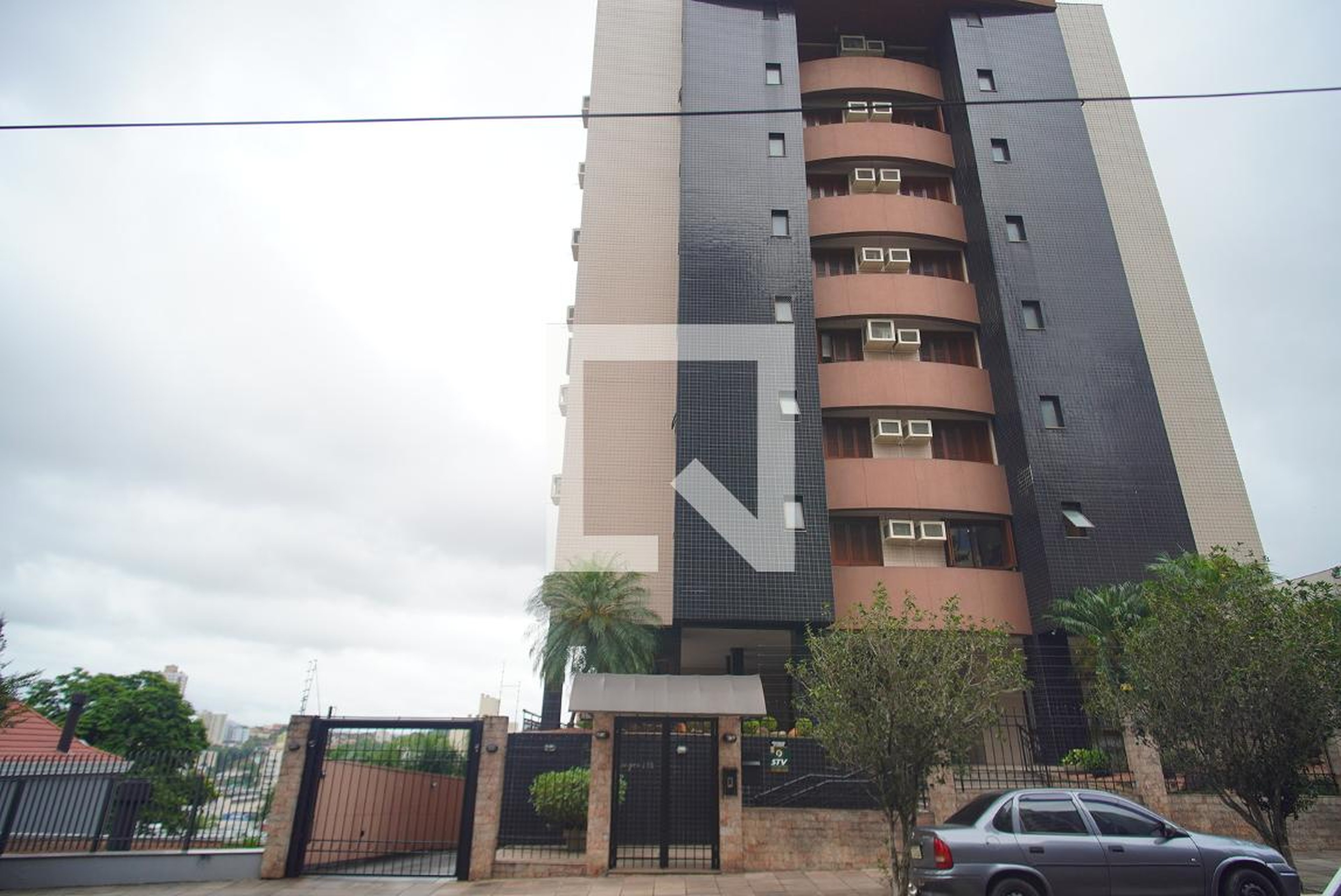 Fachada Condomínio Piazza di Ipagna