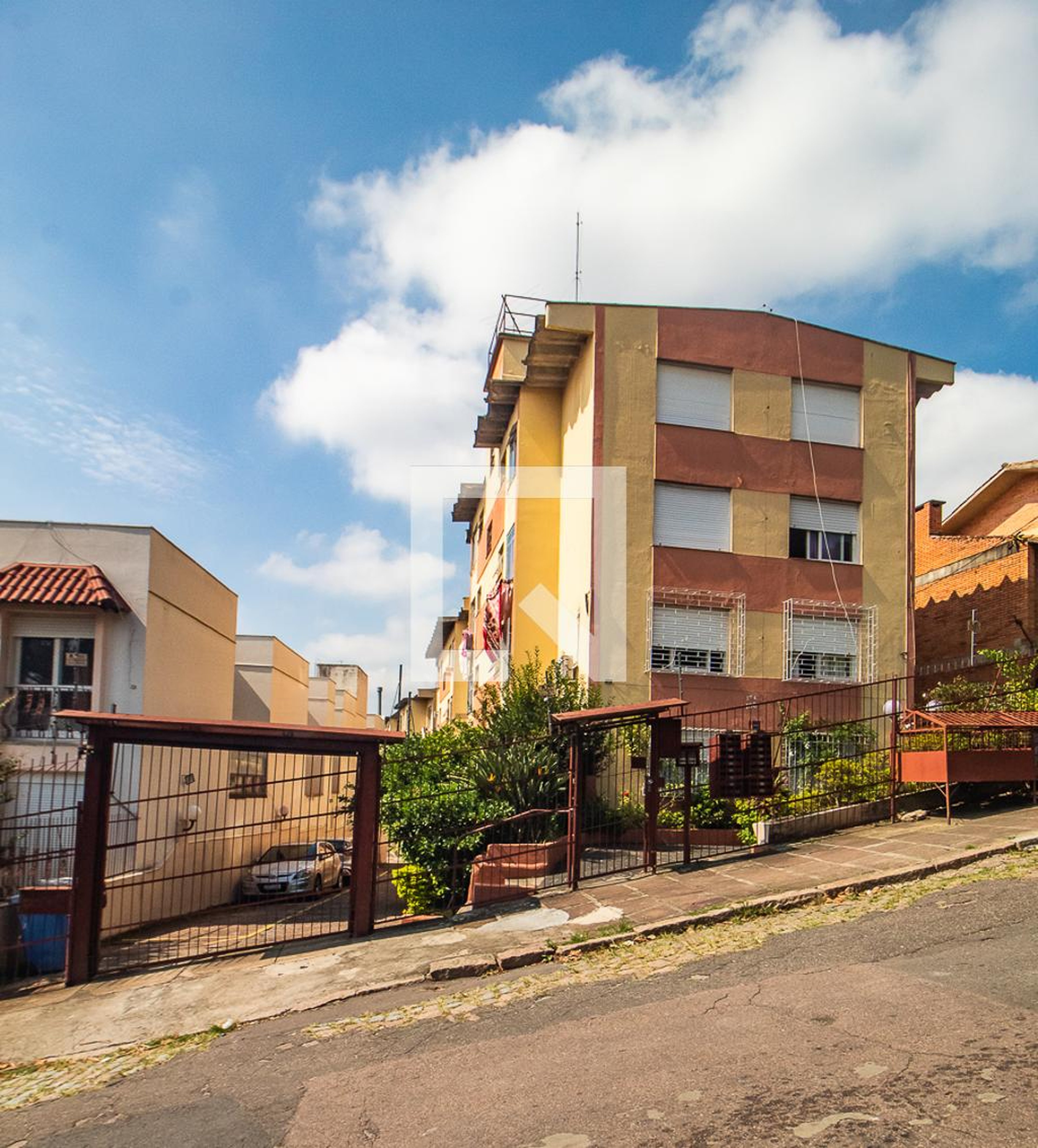 Fachada Condomínio em Travessa Serafim Terra, 120