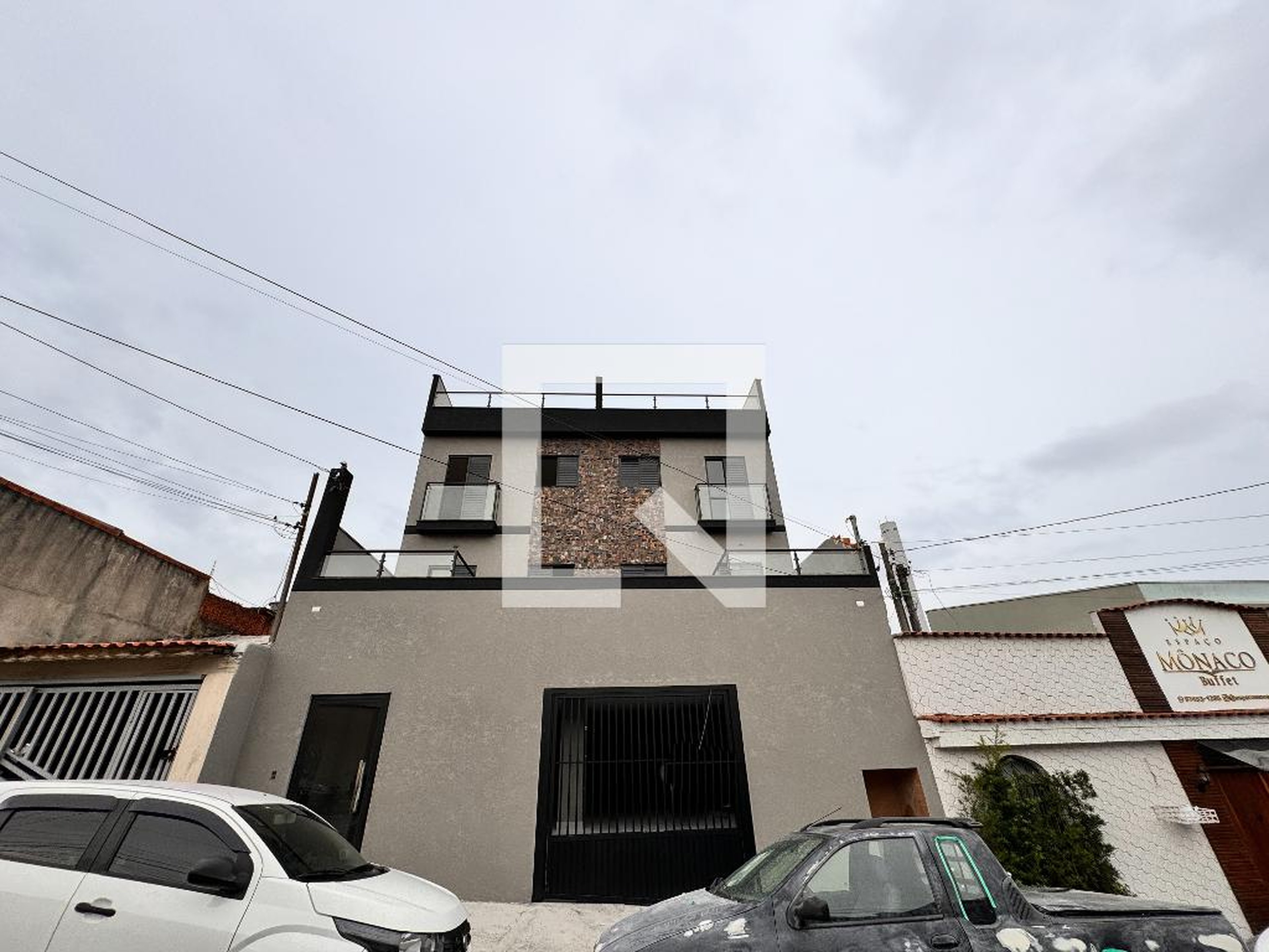 Fachada Condomínio em Rua Irlanda, 92