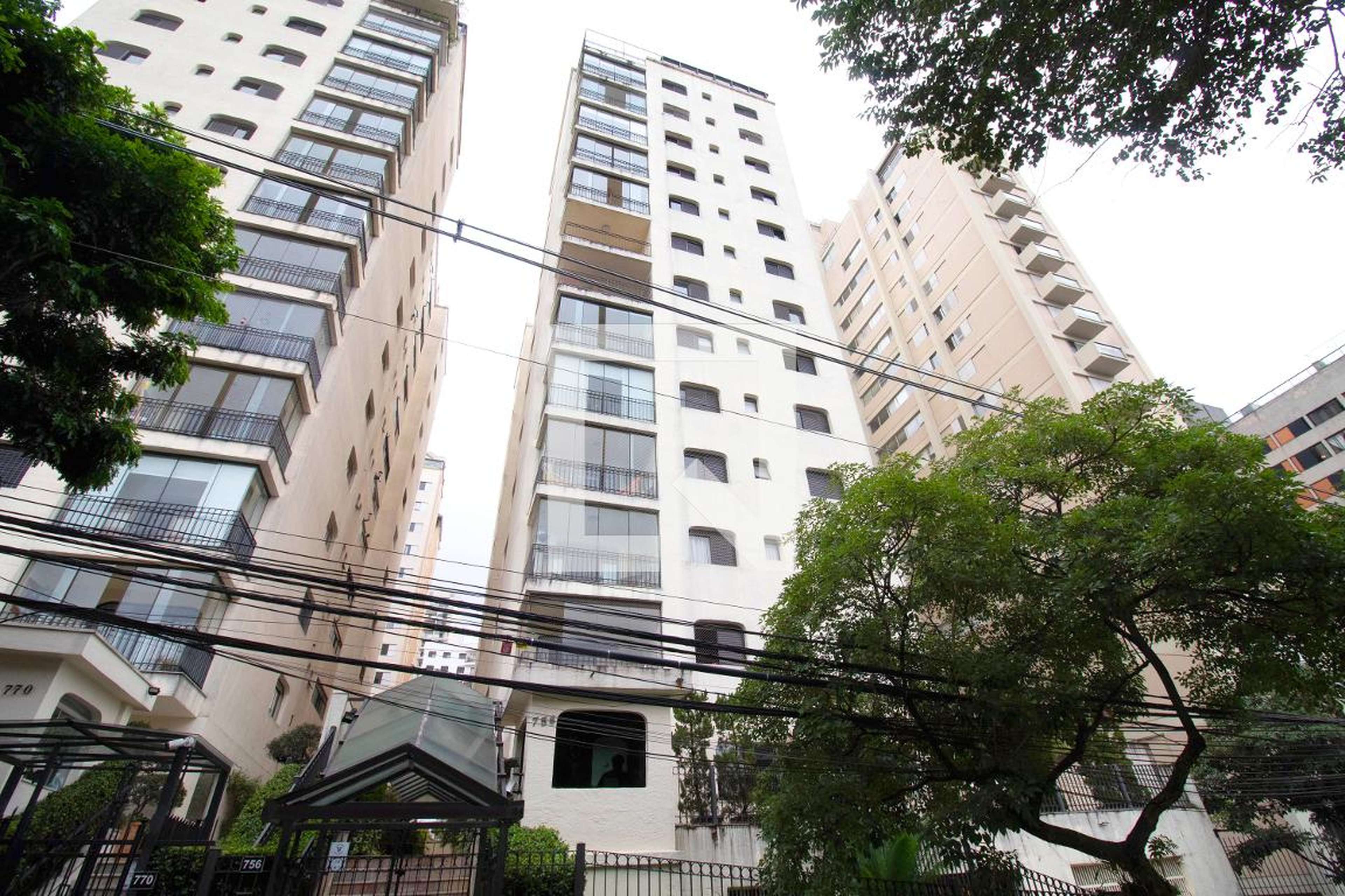 Fachada Condomínio em Rua Girassol, 765