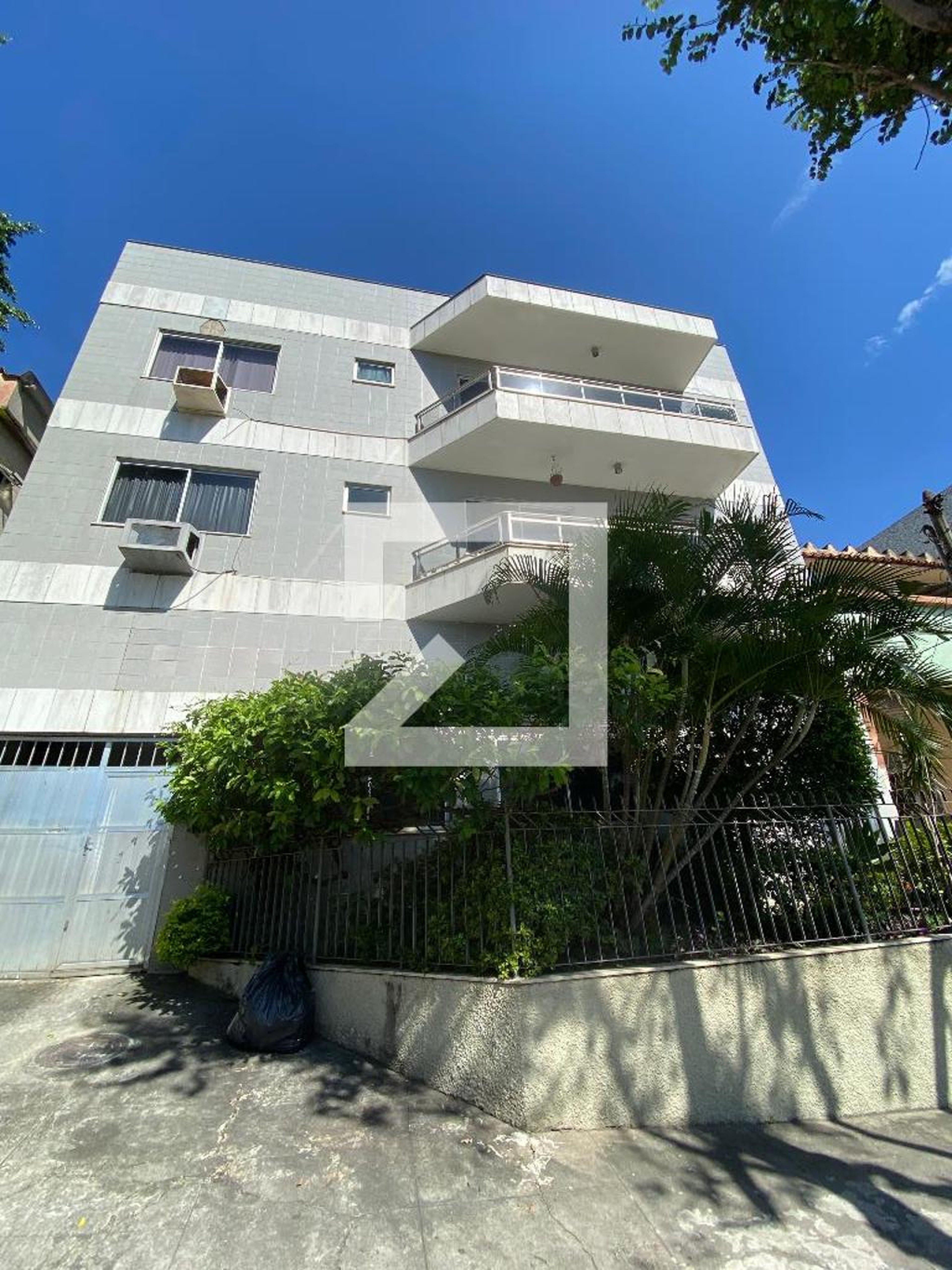 Fachada do Prédio Condomínio em Rua Darke de Mattos, 215