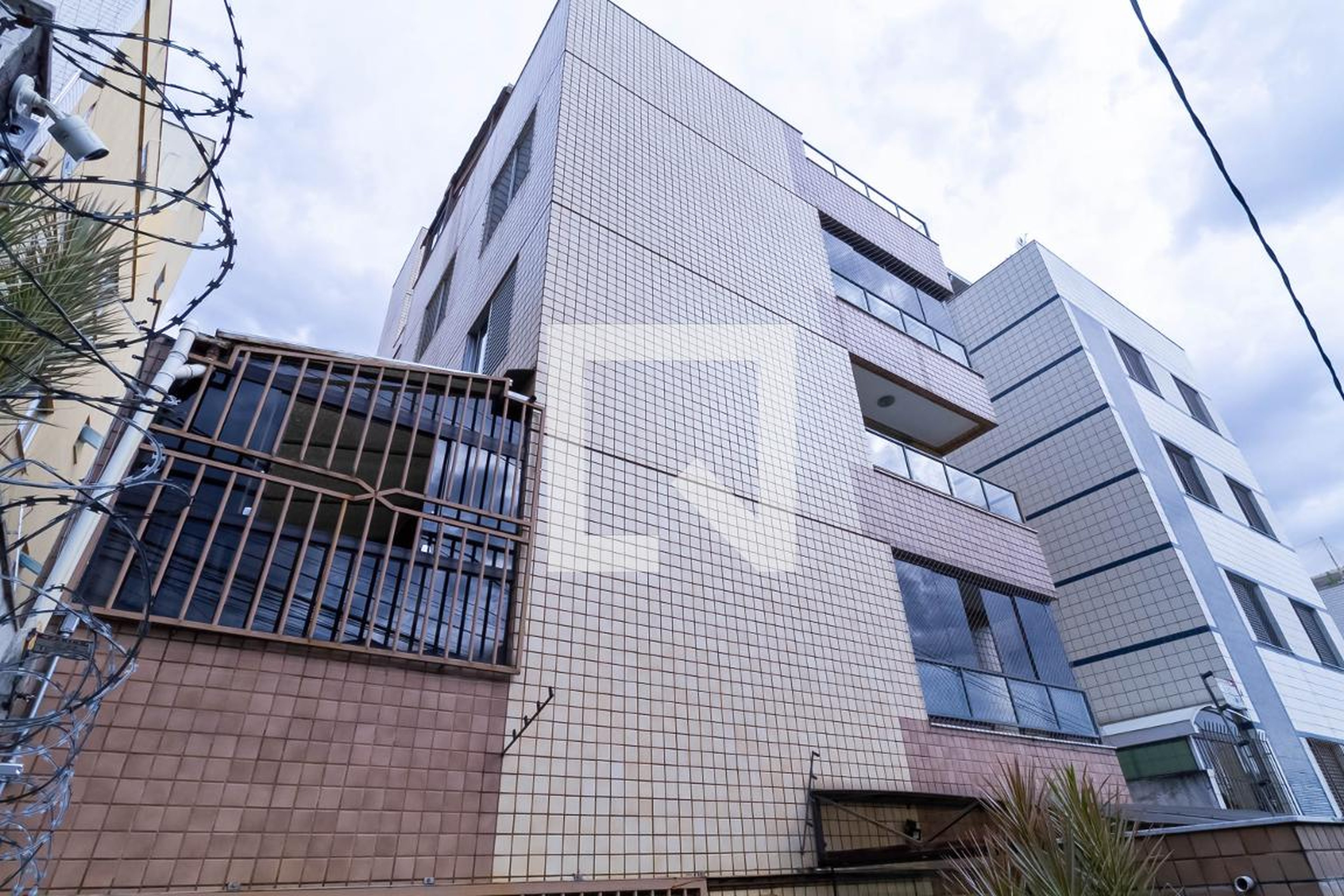 Fachada Condomínio em Rua Leopoldina Cardoso, 150