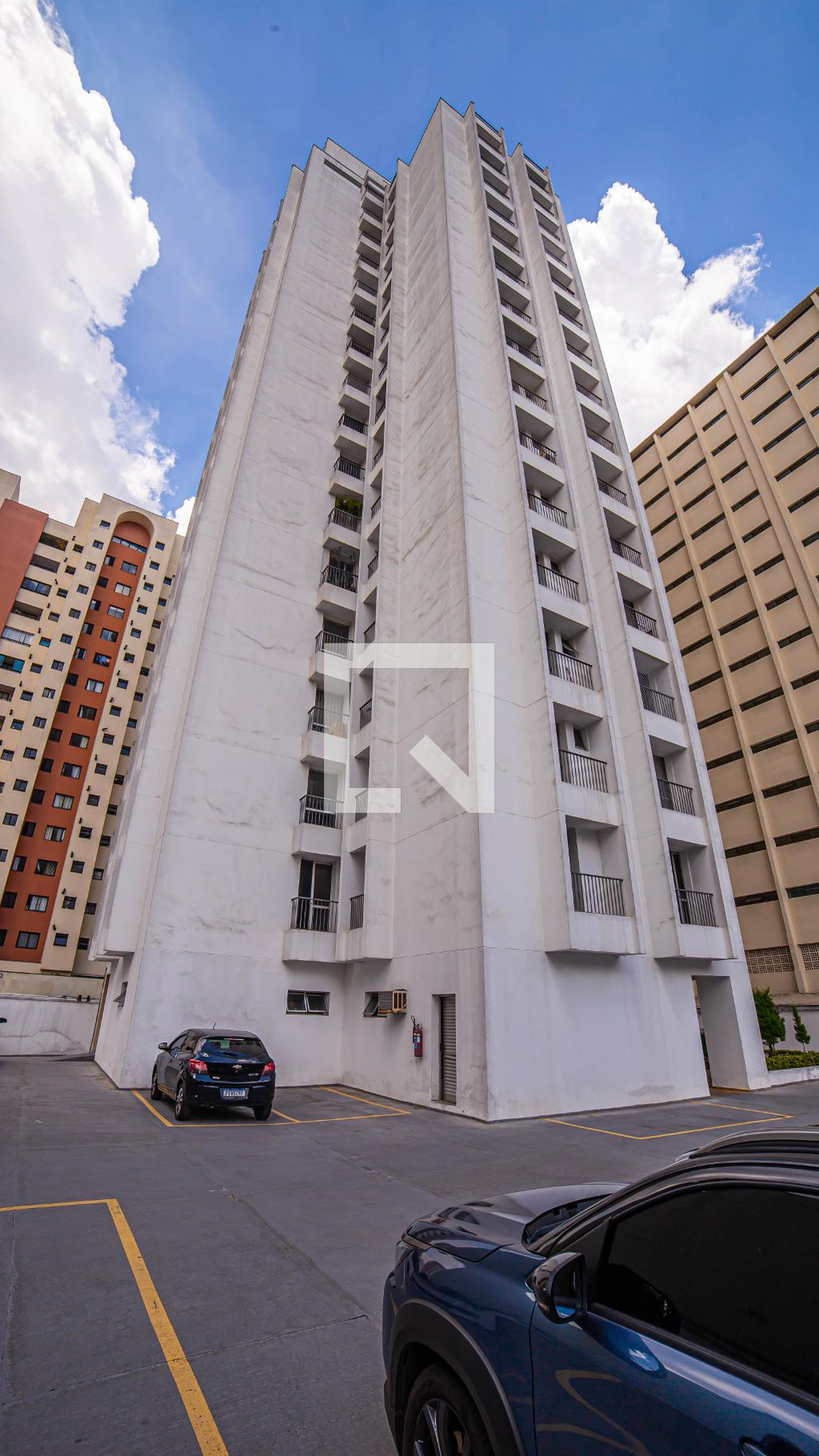 Fachada Condomínio em Rua Tamandaré, 1093