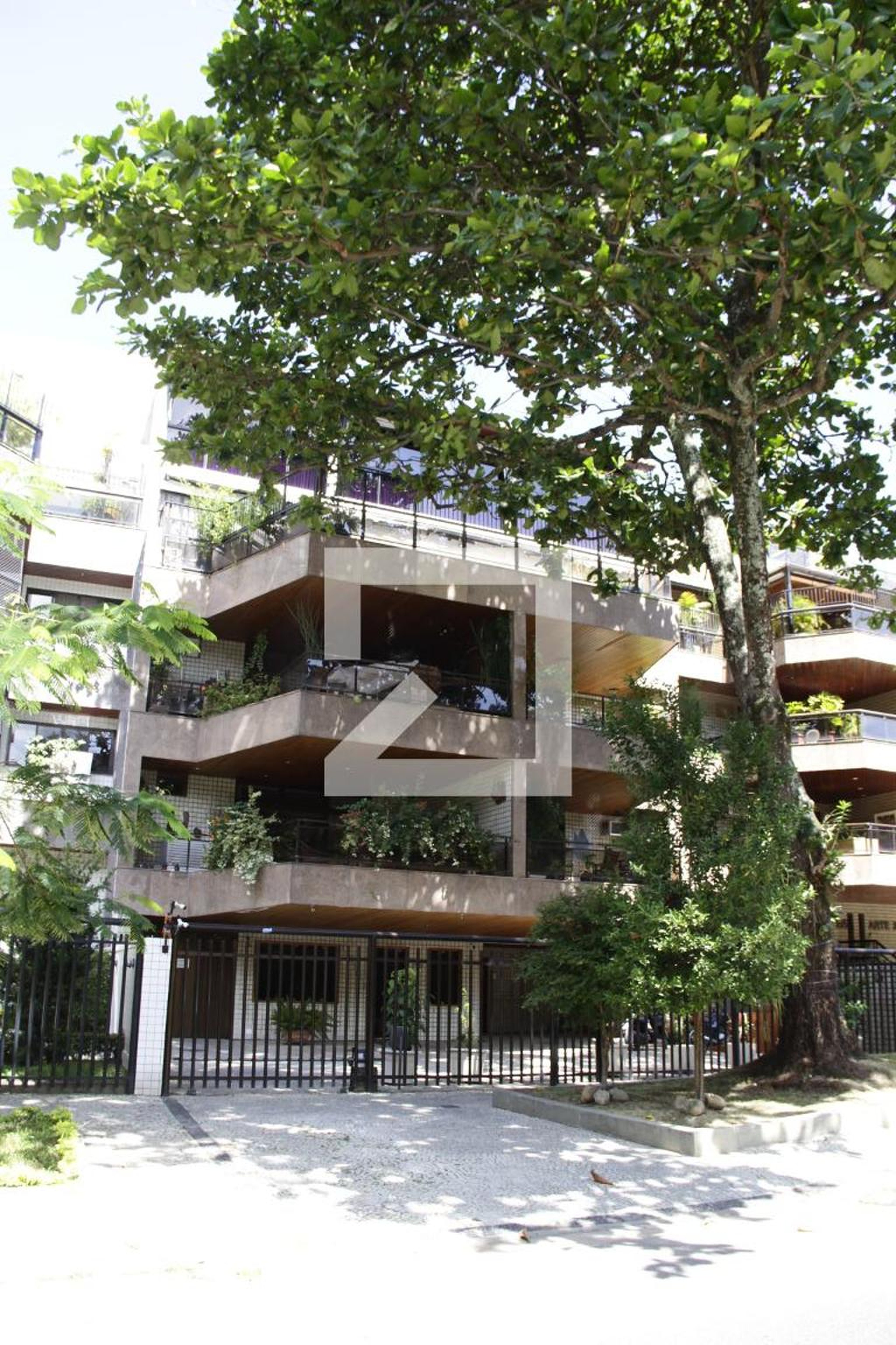 Fachada Condomínio em Avenida Monsenhor Ascâneo, 145