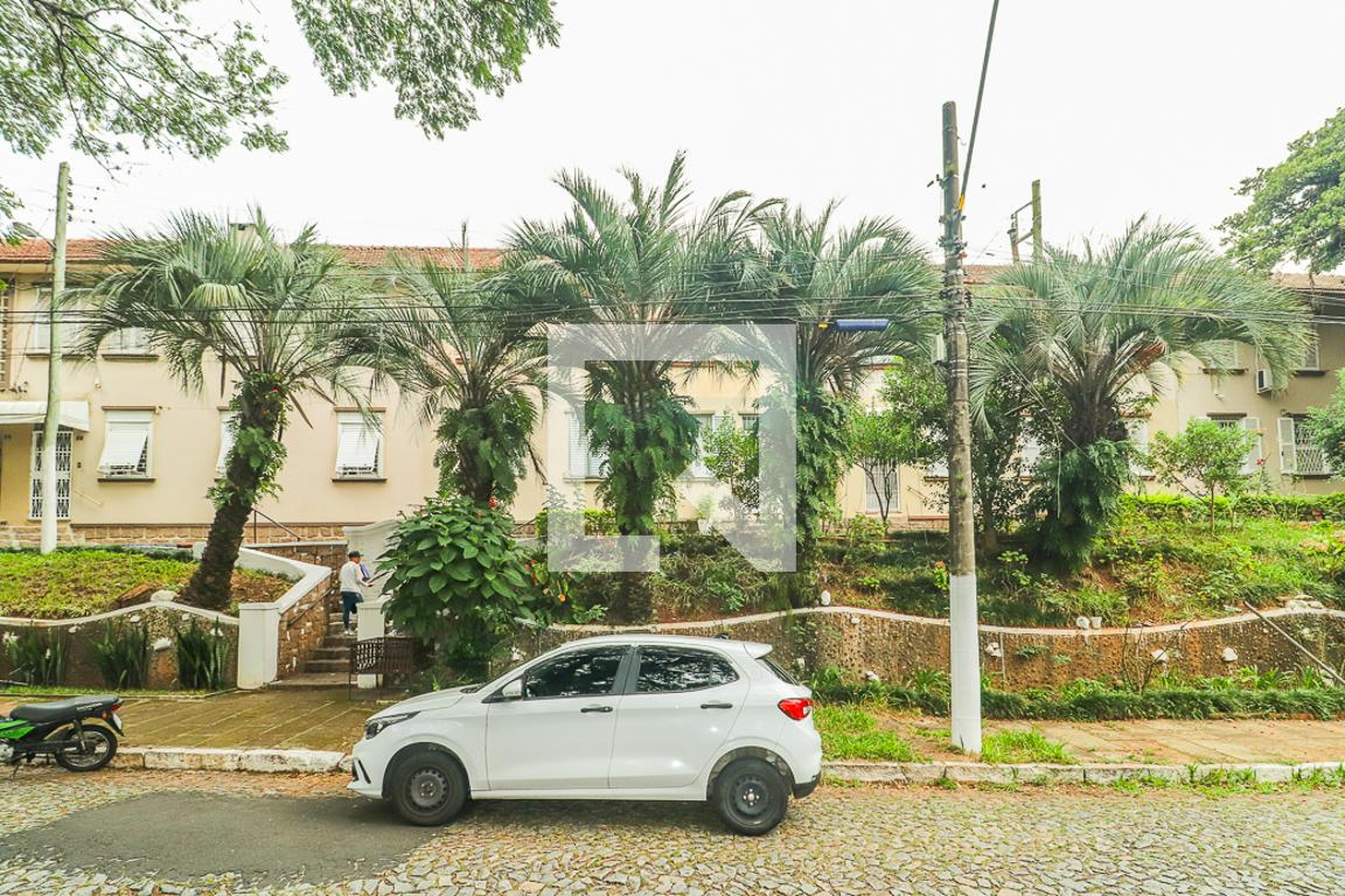 Fachada Condomínio em Rua Rio Pardo, 63