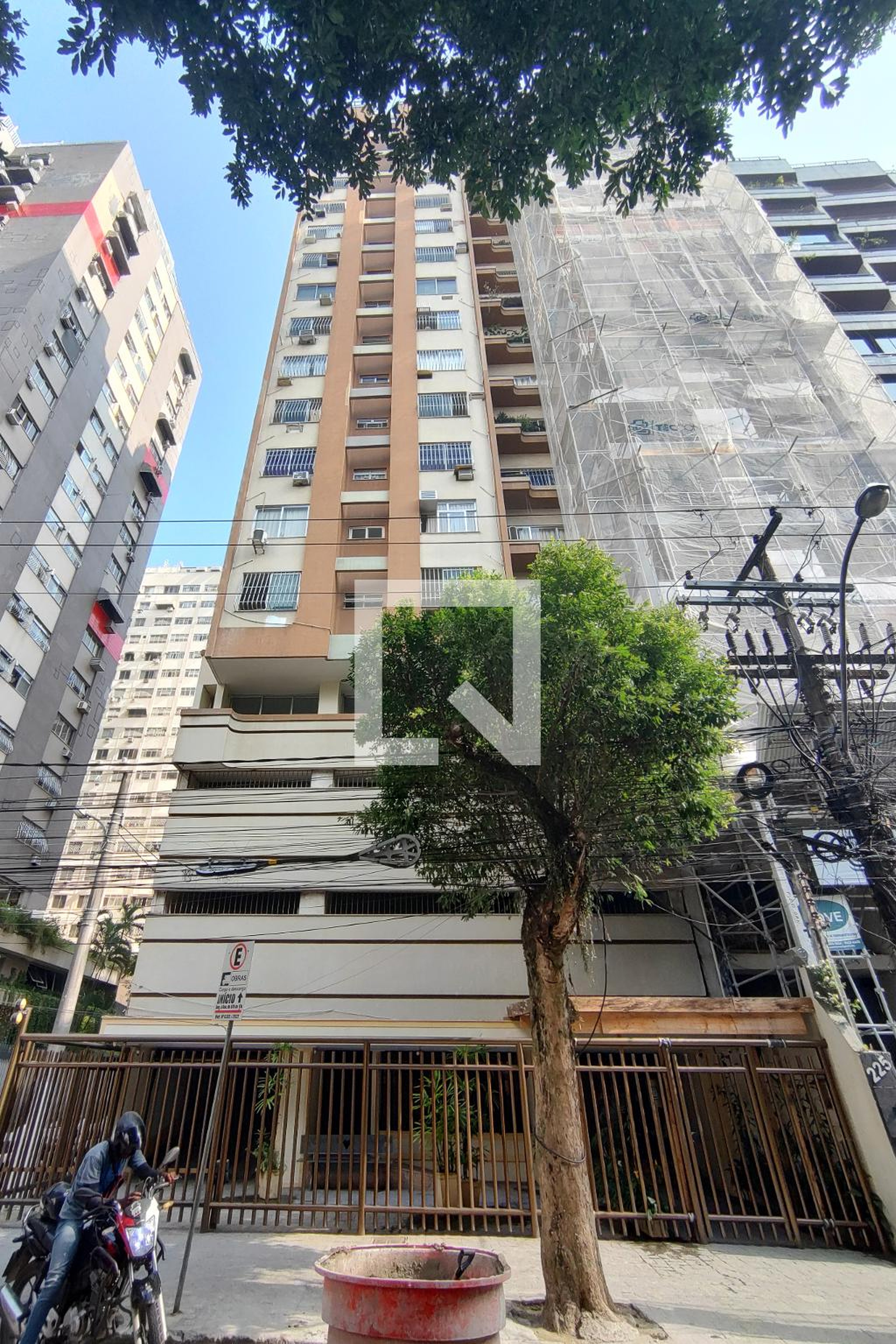 Fachada do Prédio Edifício Girassol