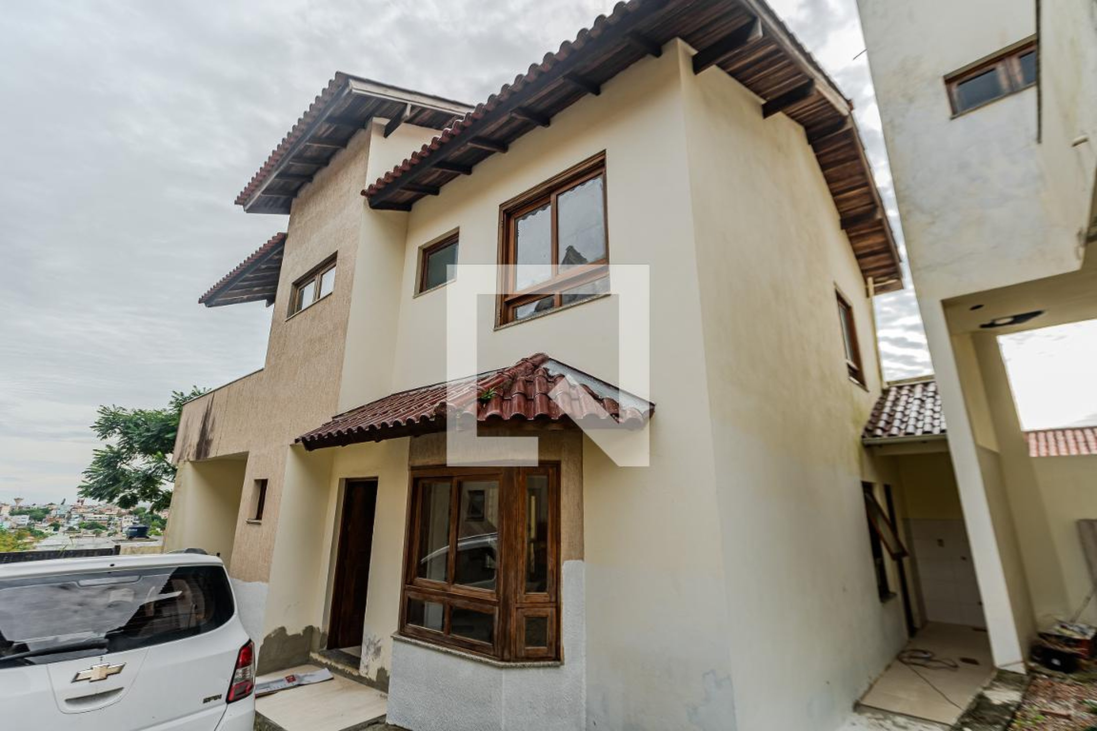 Fachada Condomínio em Rua Liberal, 3