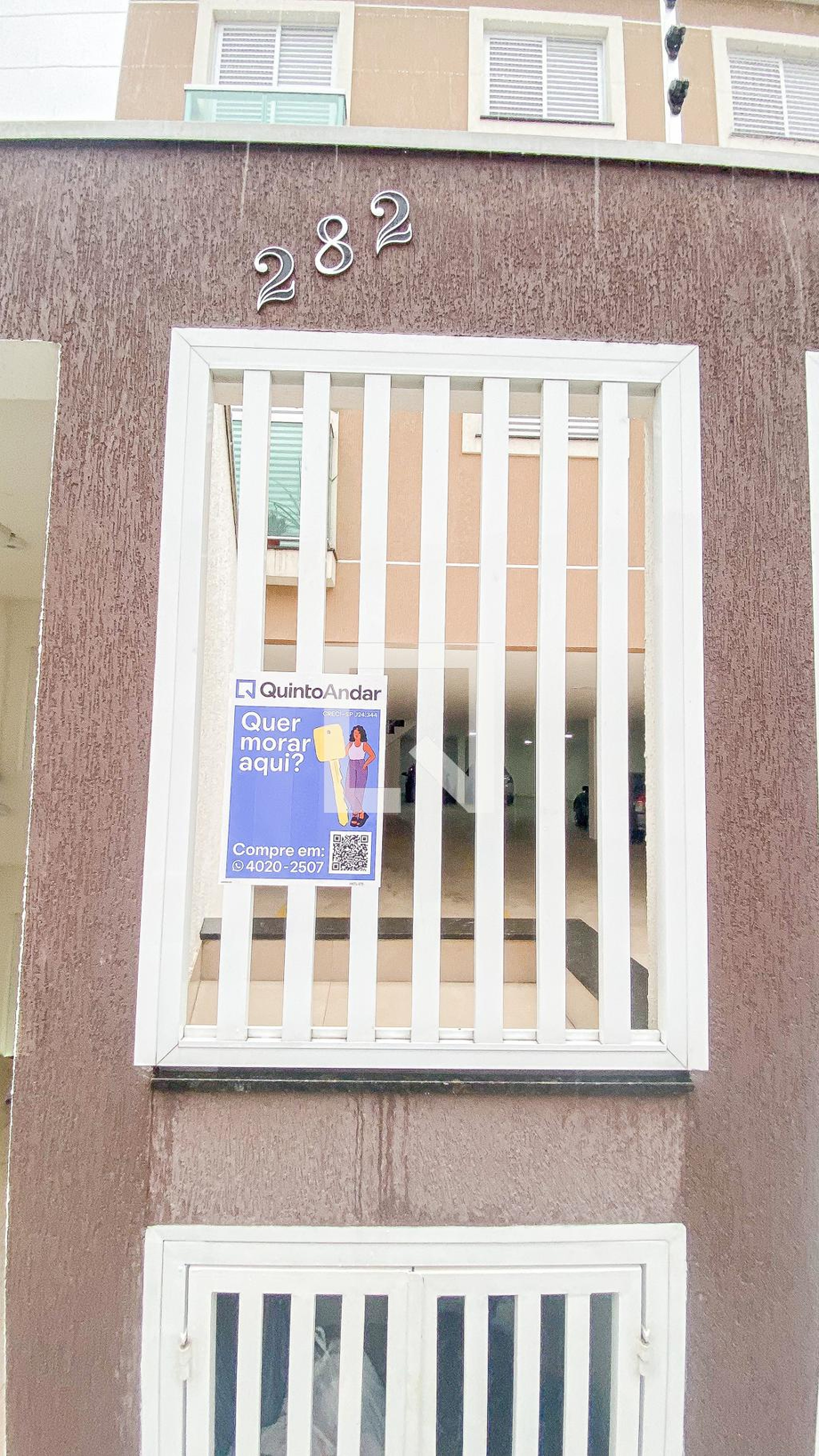 Fachada Condomínio em Rua General Miguel Costa, 282