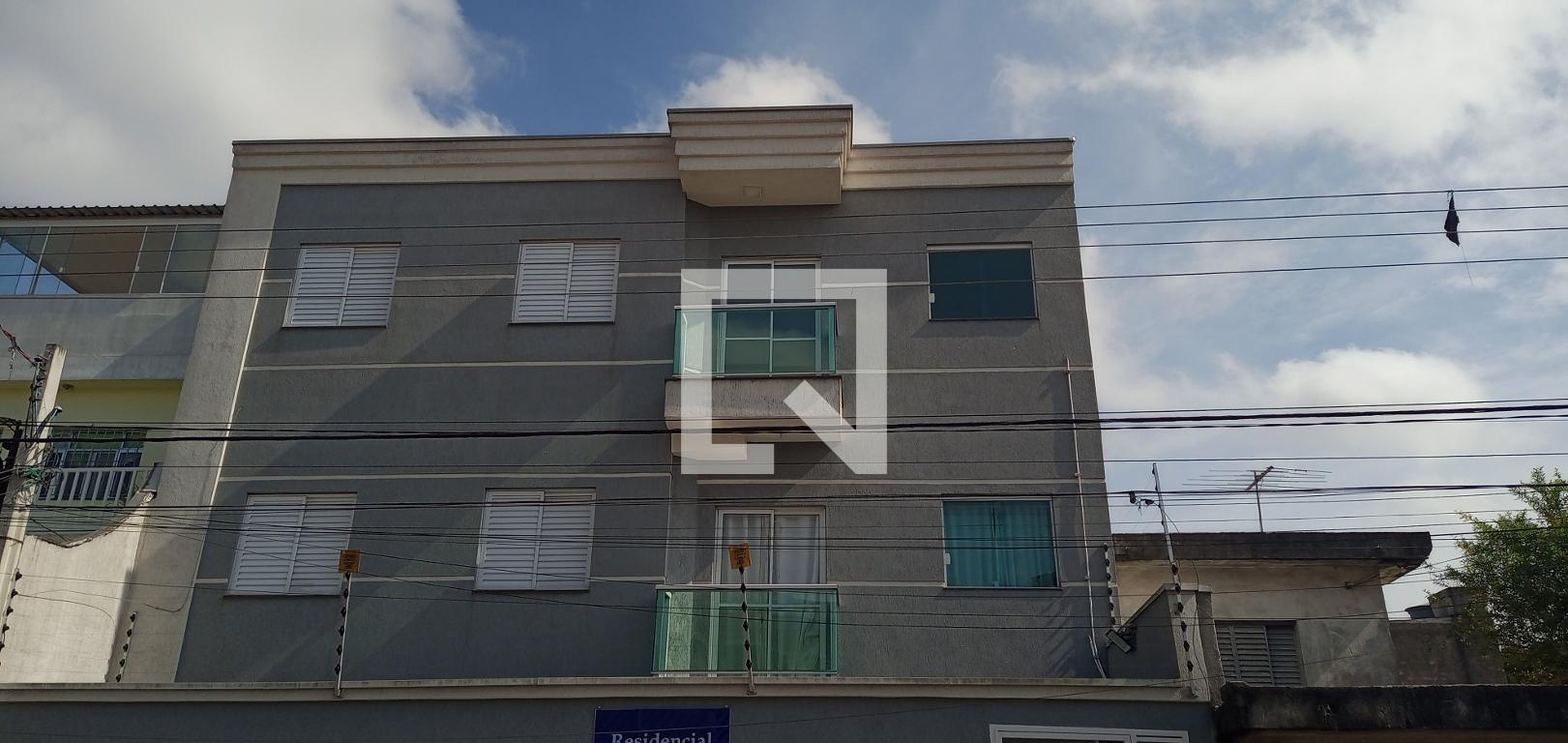 Fachada Condomínio em Rua Ernani Fornari, 338