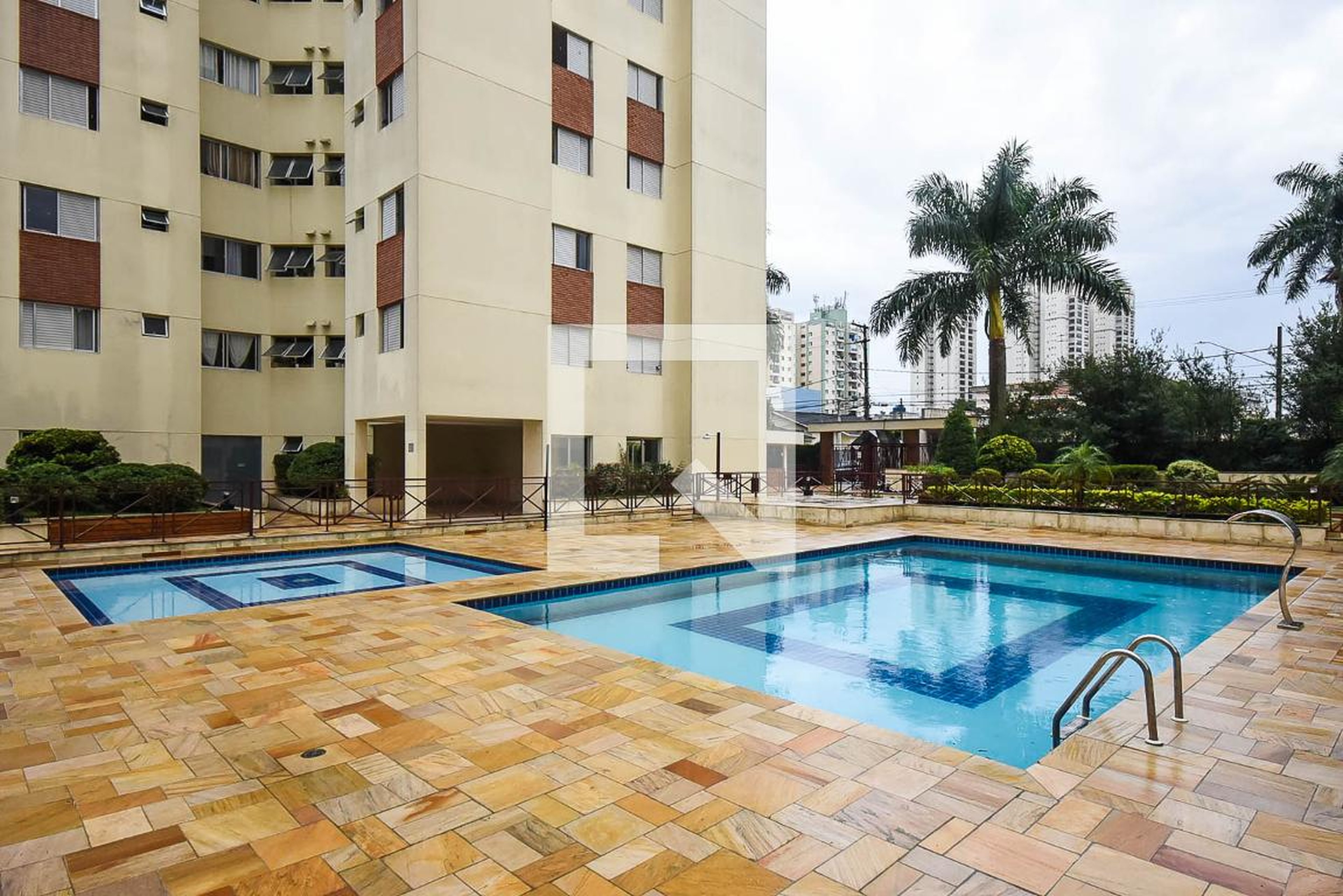 Piscina - Praça dos Amores