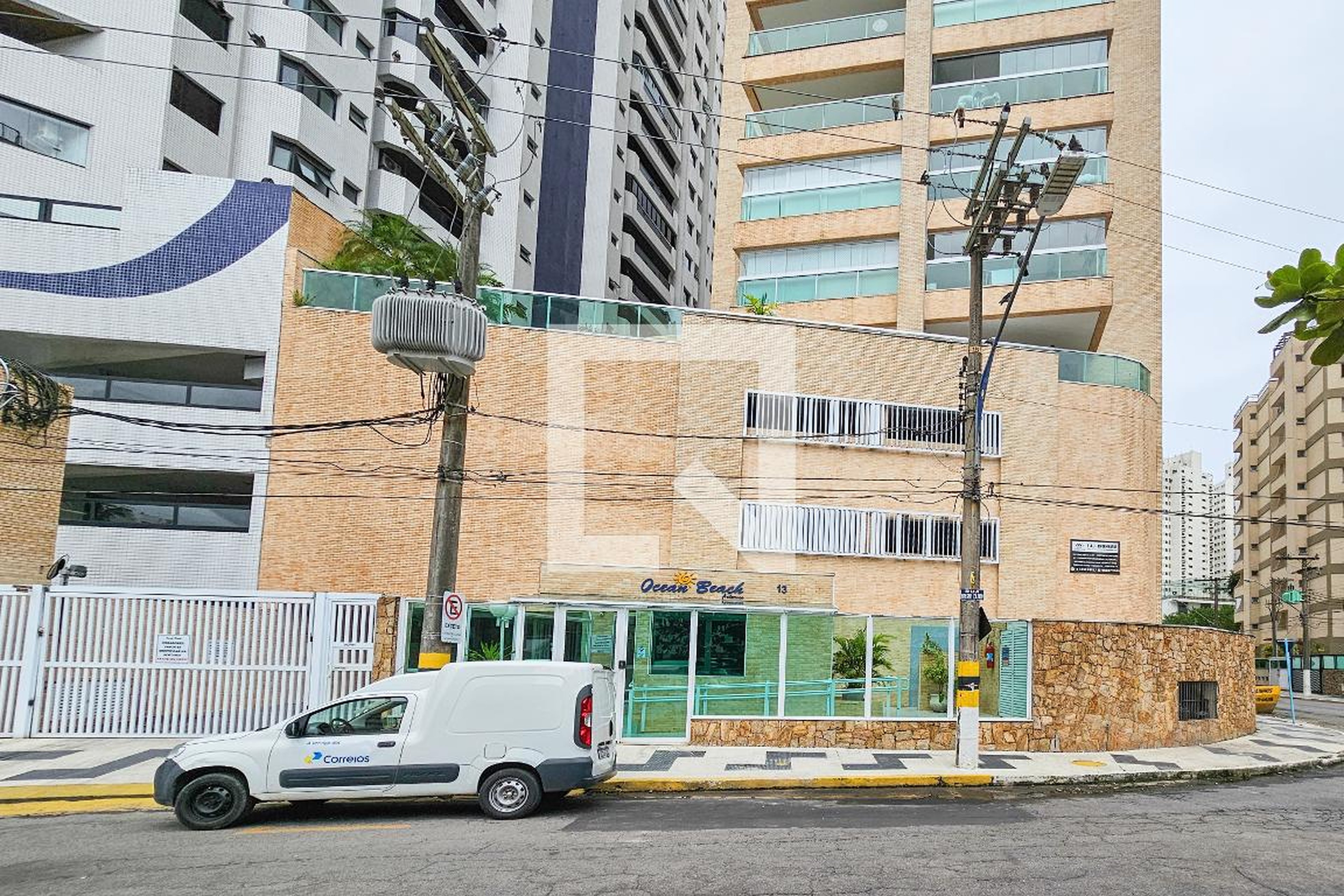 Fachada Condomínio em Rua Nelson Cajado, 13