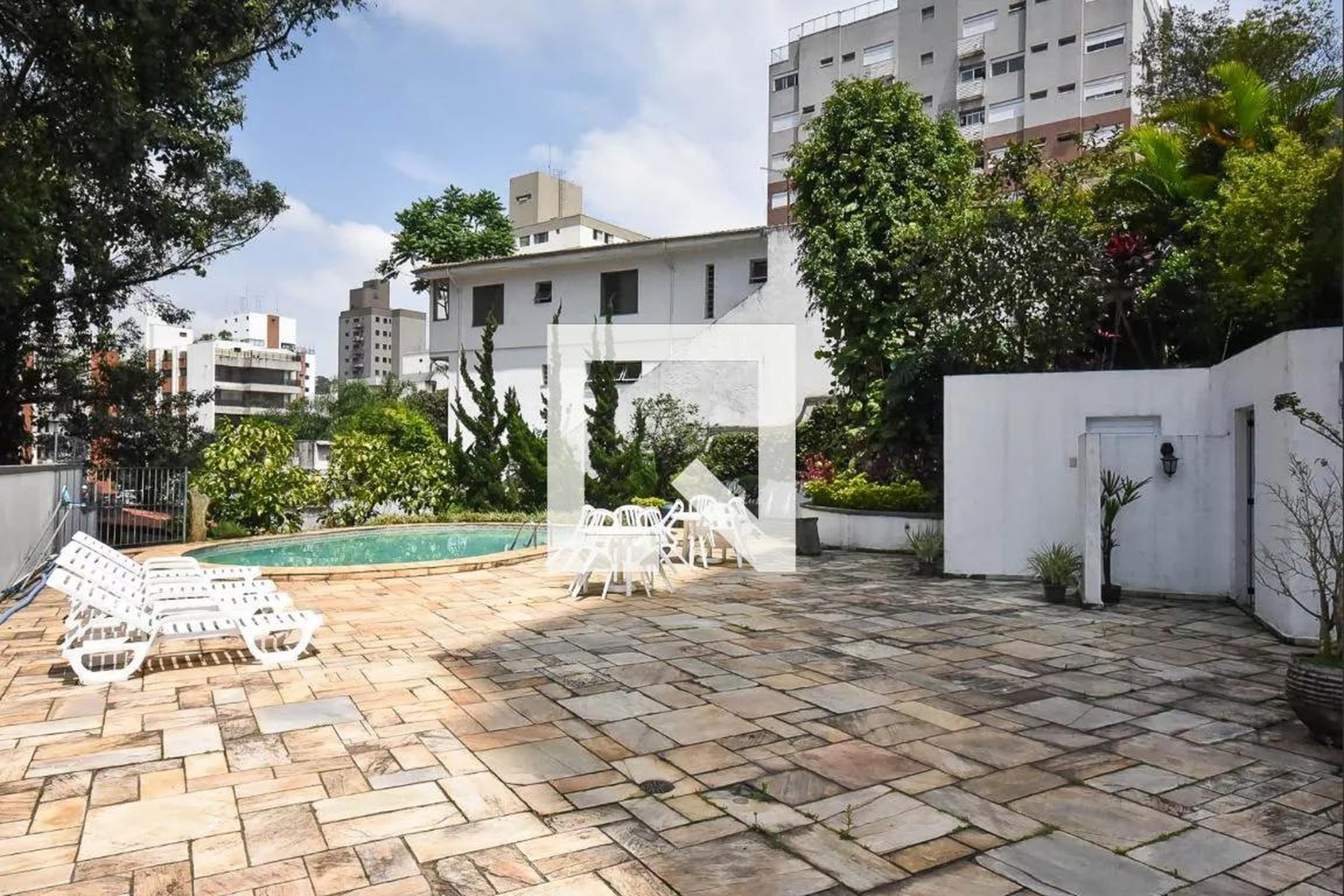 Piscina - Edifício Real Panorama