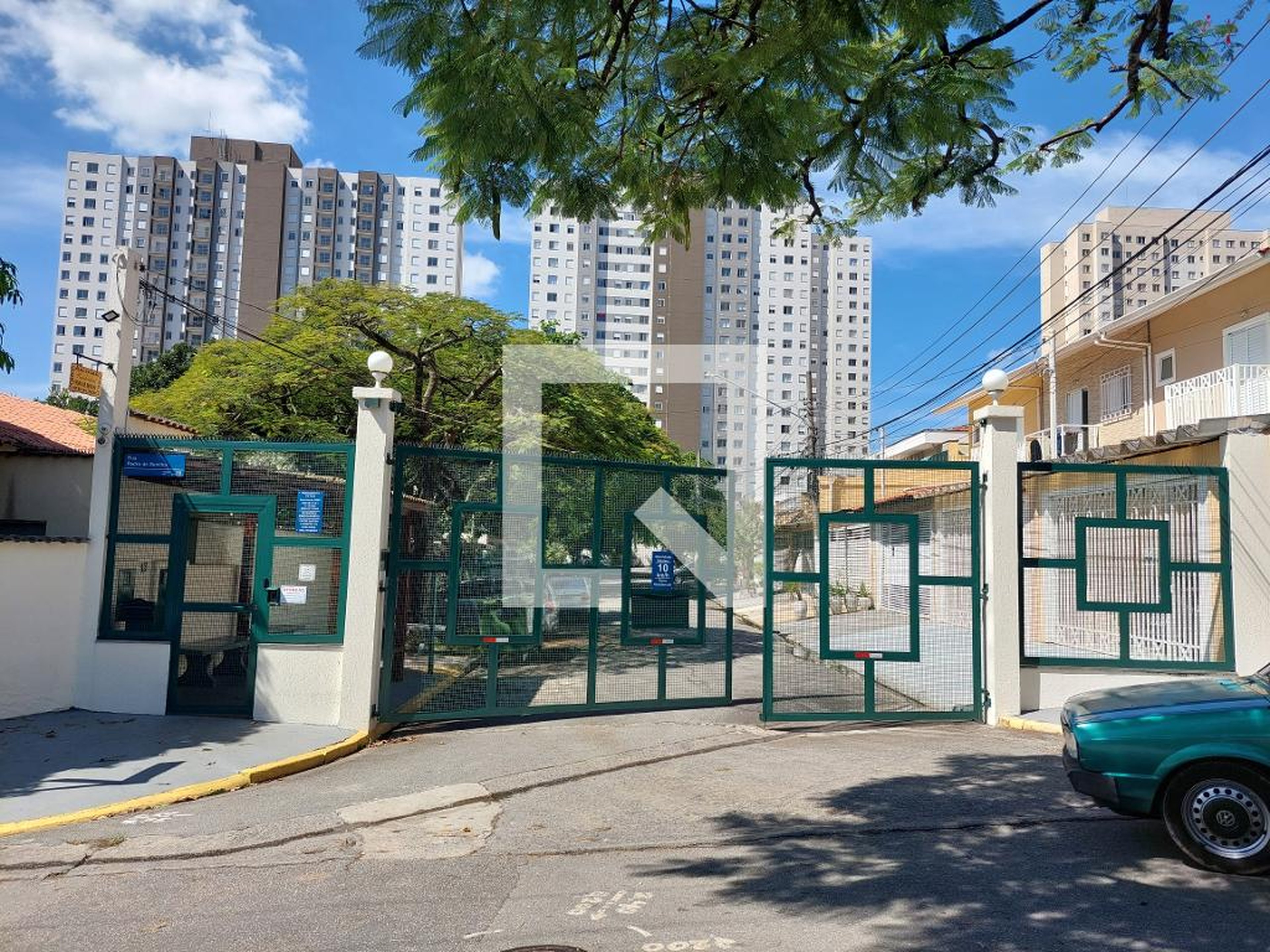 Fachada Condomínio em Rua Pedro de Sevilha, 85