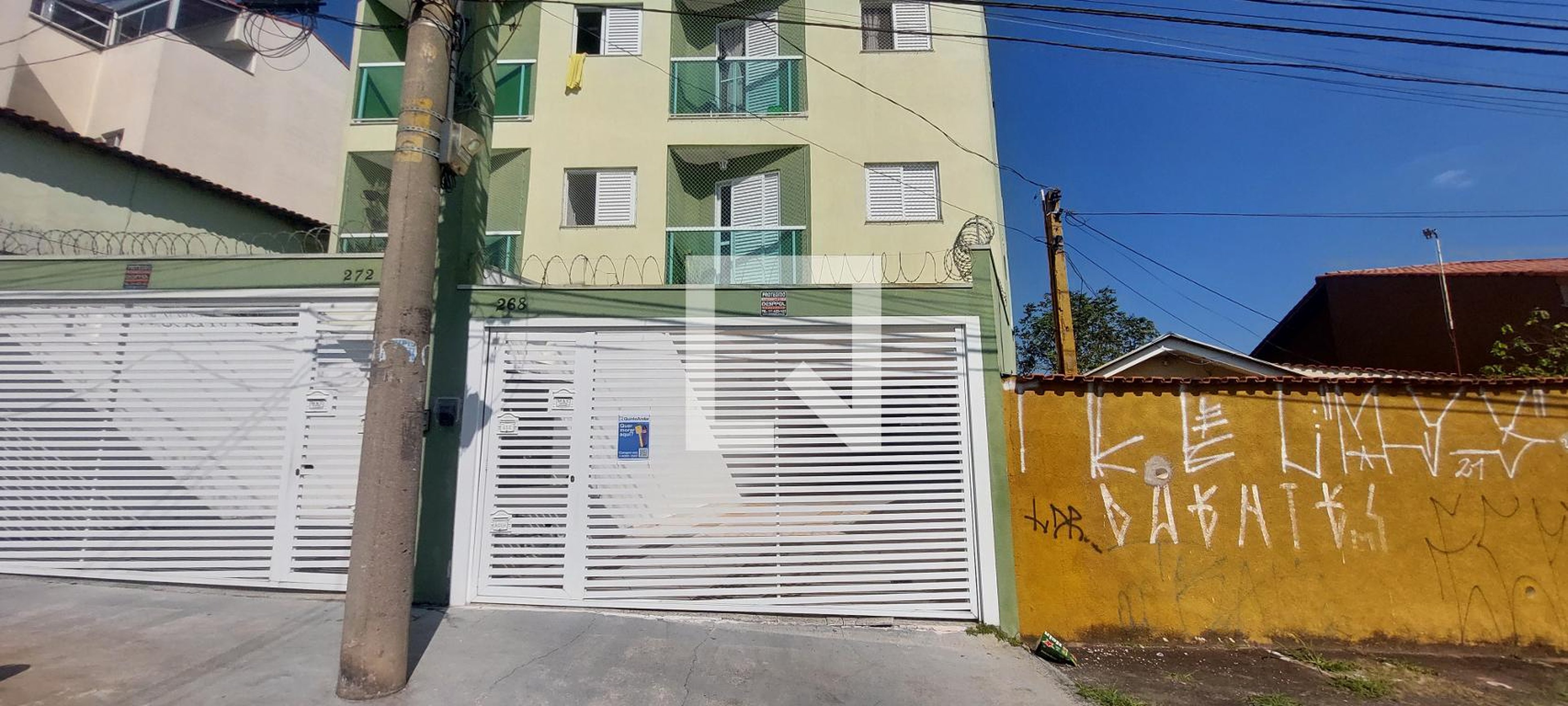 Fachada Condomínio em Rua Agulhas Negras, 268