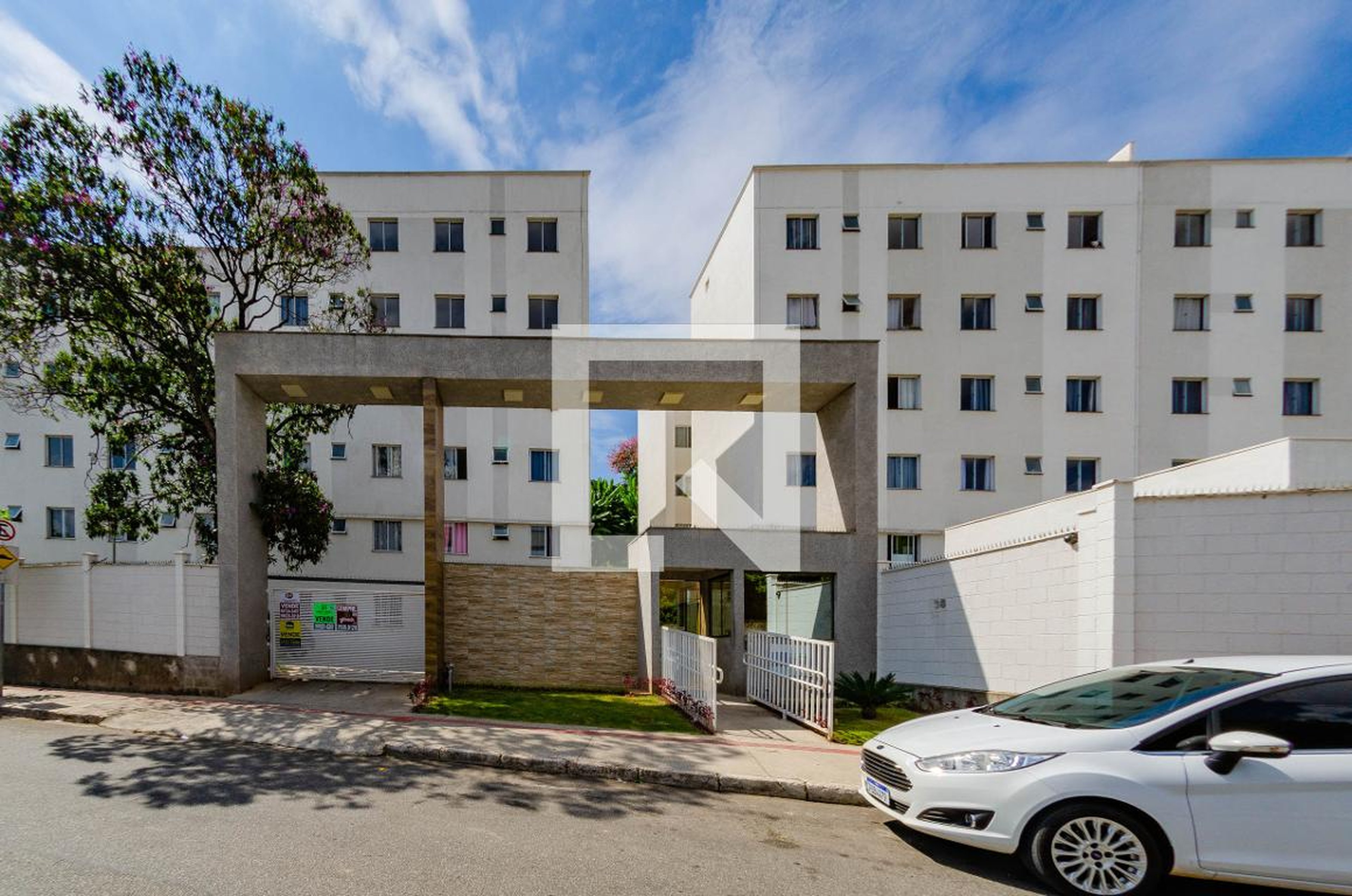 Fachada Condomínio em Rua Godofredo Rangel, 36