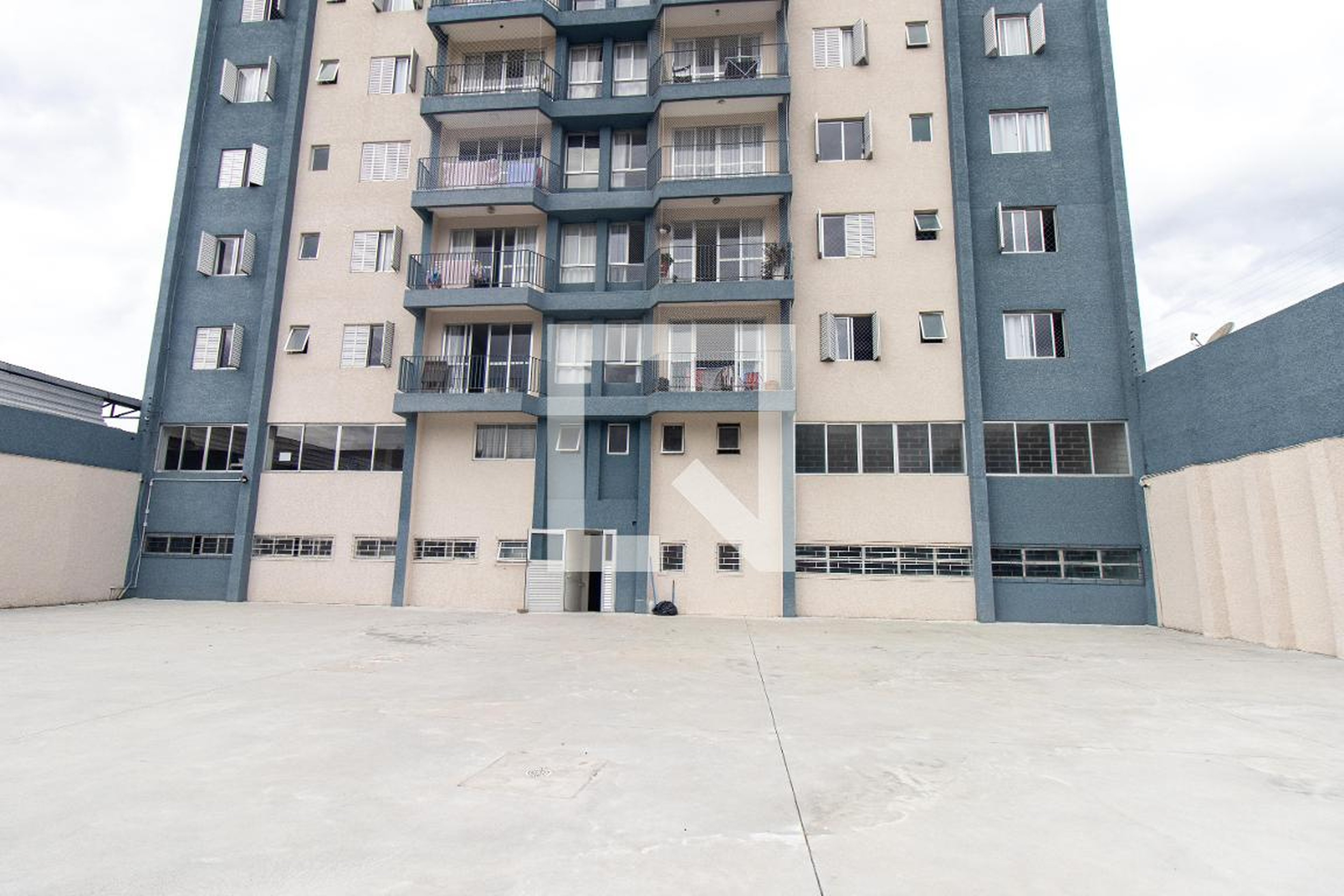 Fachada Condomínio Del Olmo