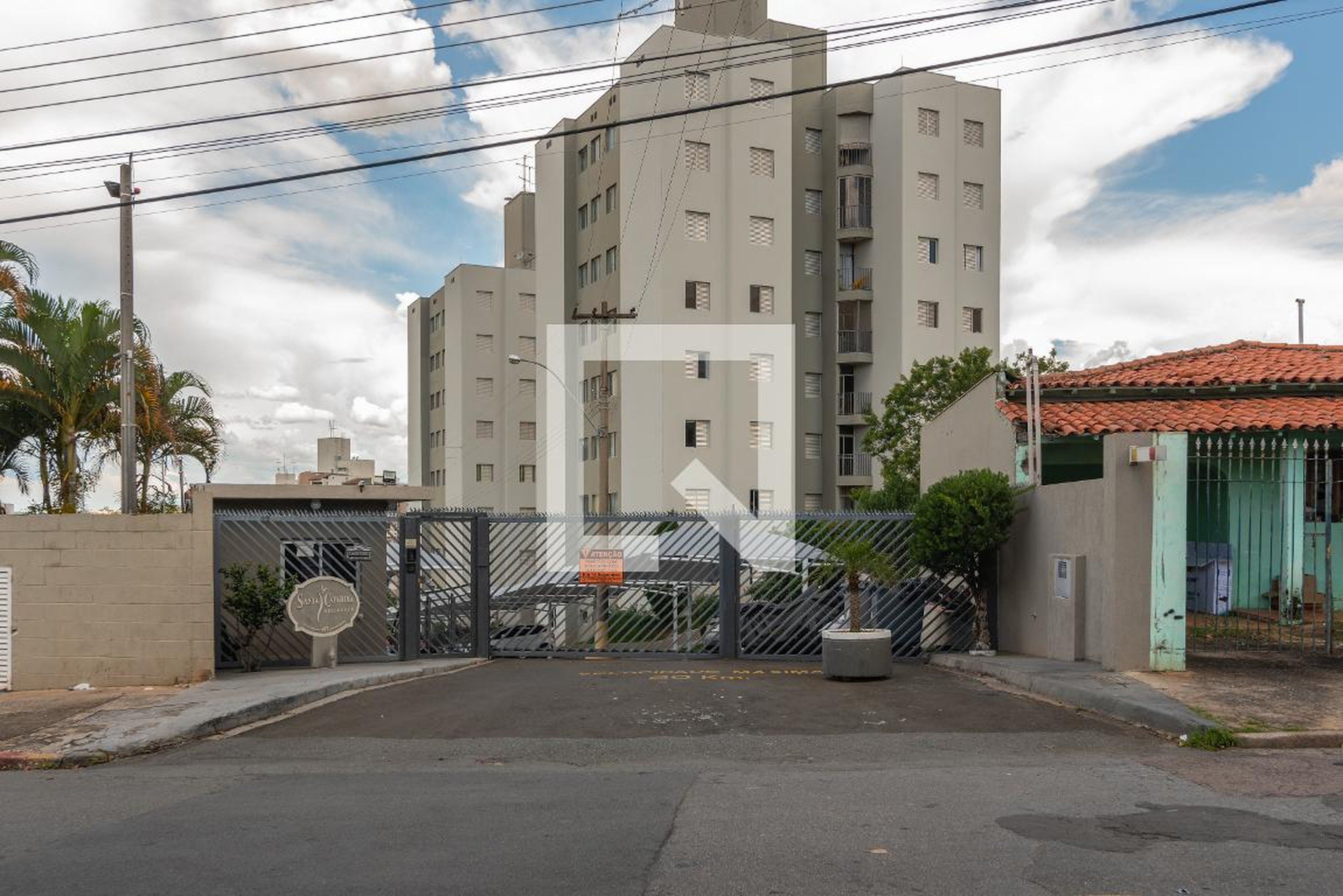 Fachada do Condomínio Condomínio em Rua Madalena Barbosa Ferreira, 487
