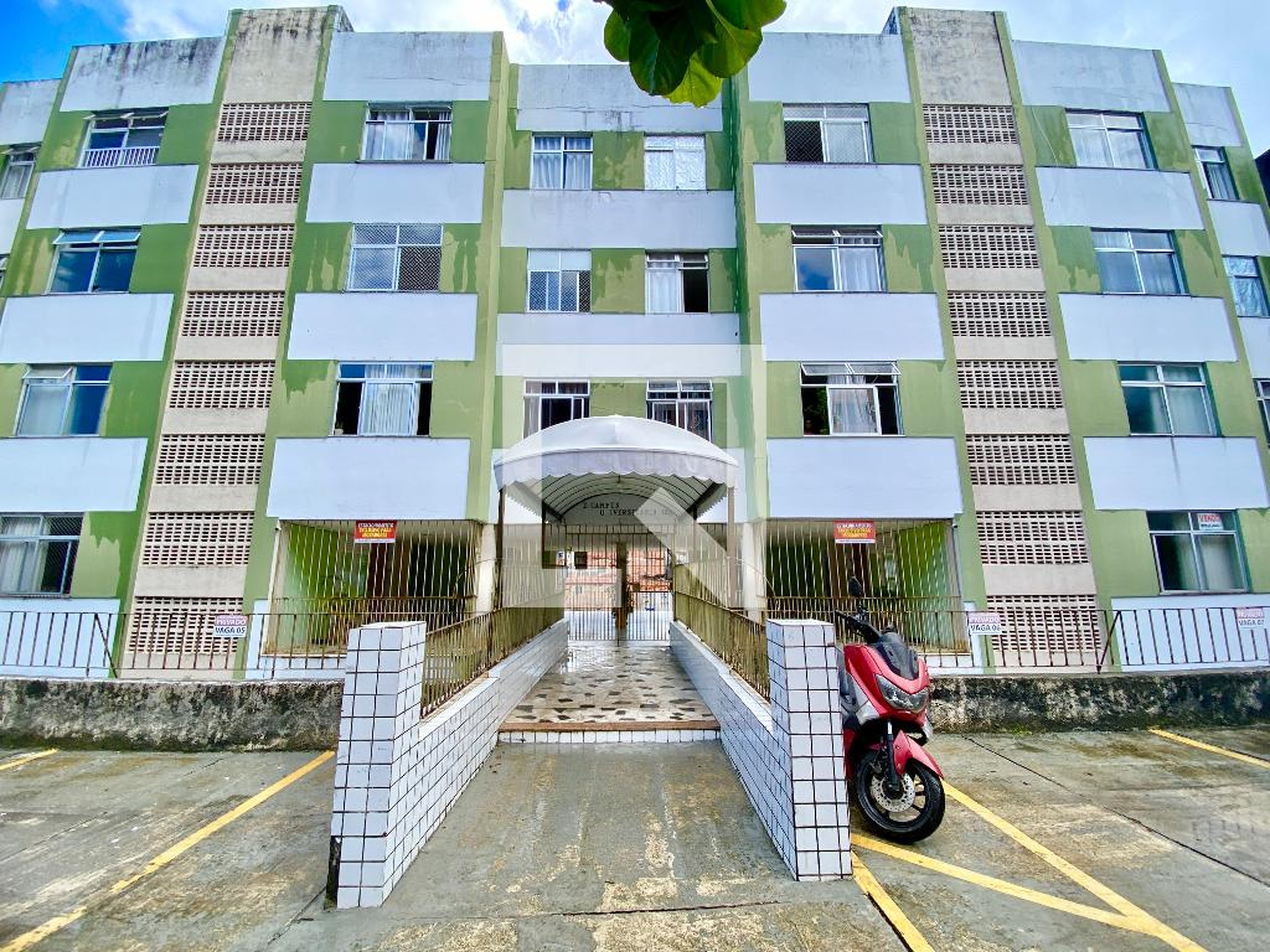 Fachada Condomínio em Rua Professor Severo Pessoa, 120