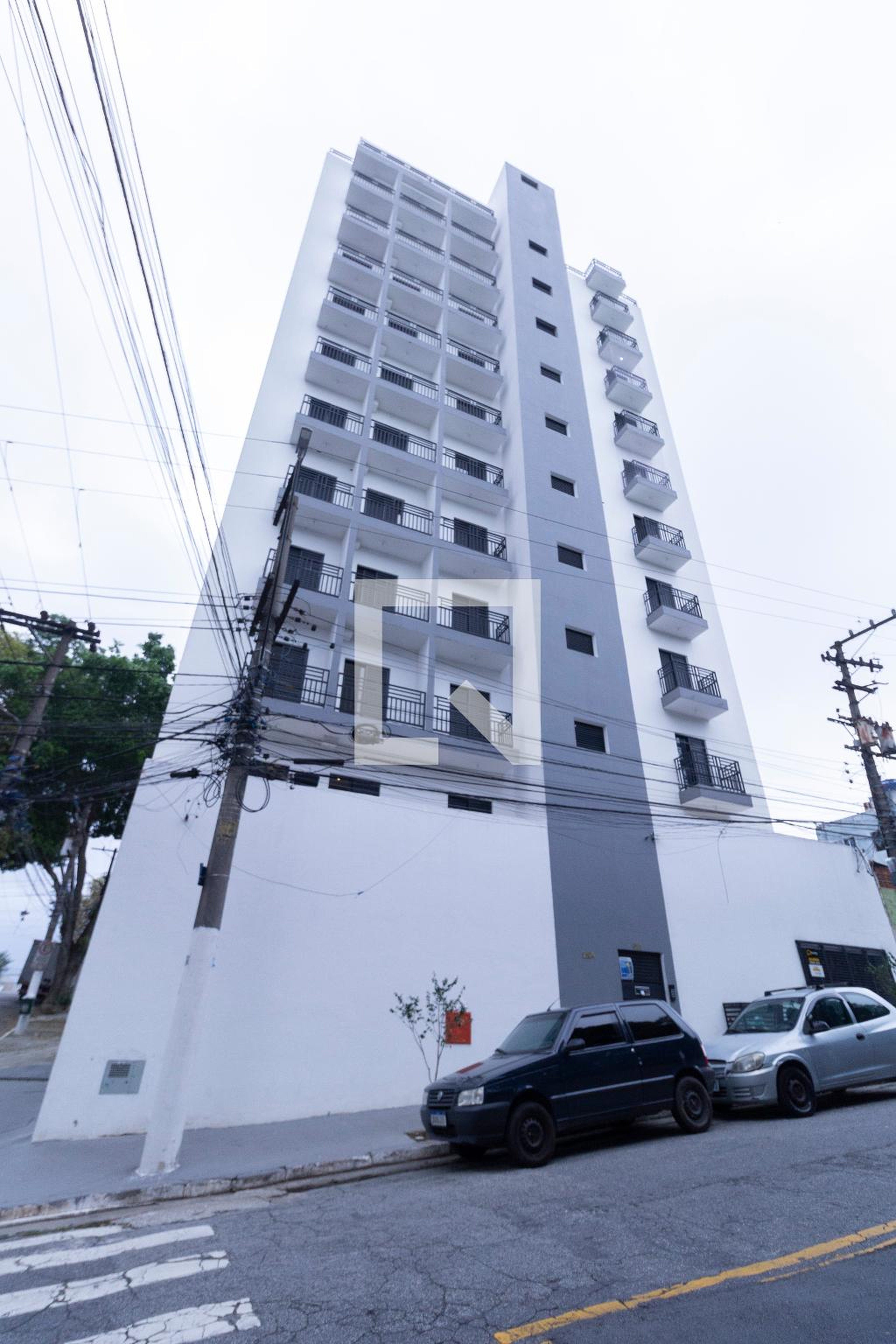 Fachada Condomínio em Rua Buriti Alegre, 681