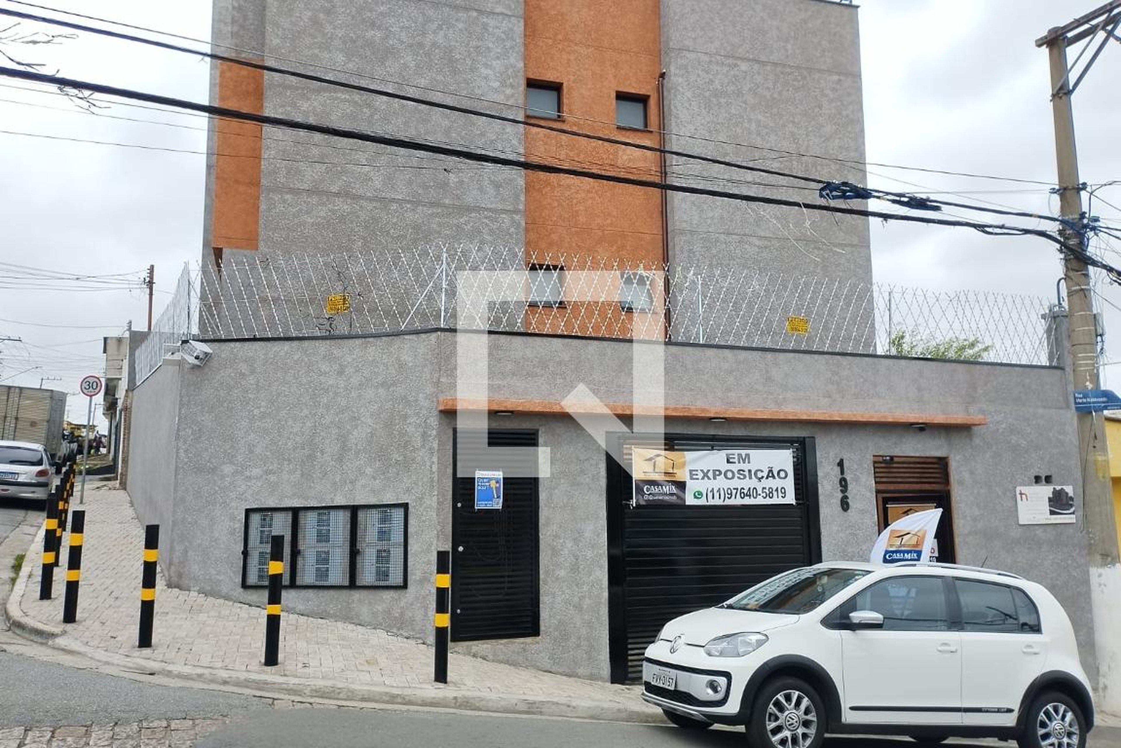 Fachada Condomínio em Rua Manuel Justiniano Quintão, 805