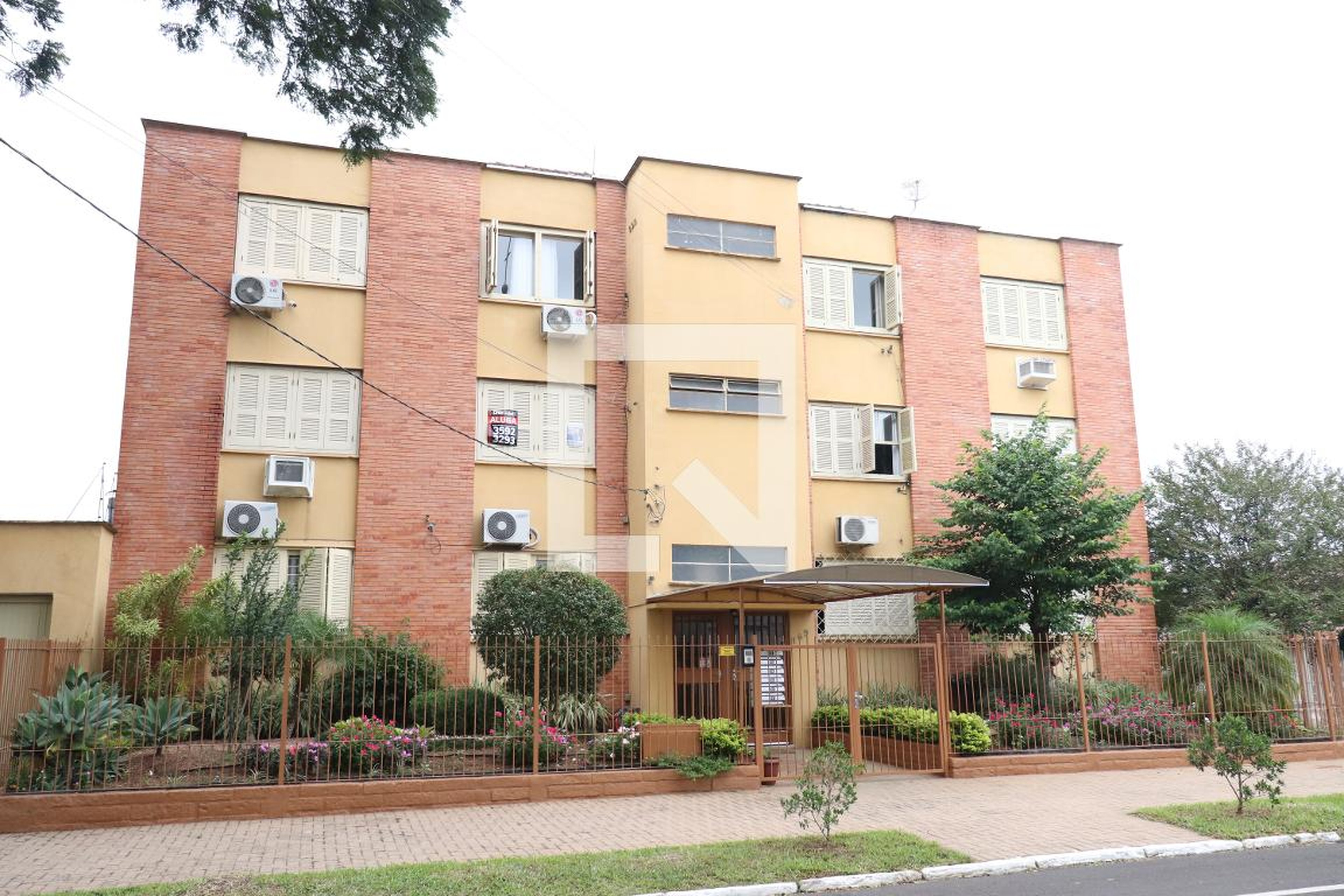 Fachada Condomínio em Rua Leonel França, 169
