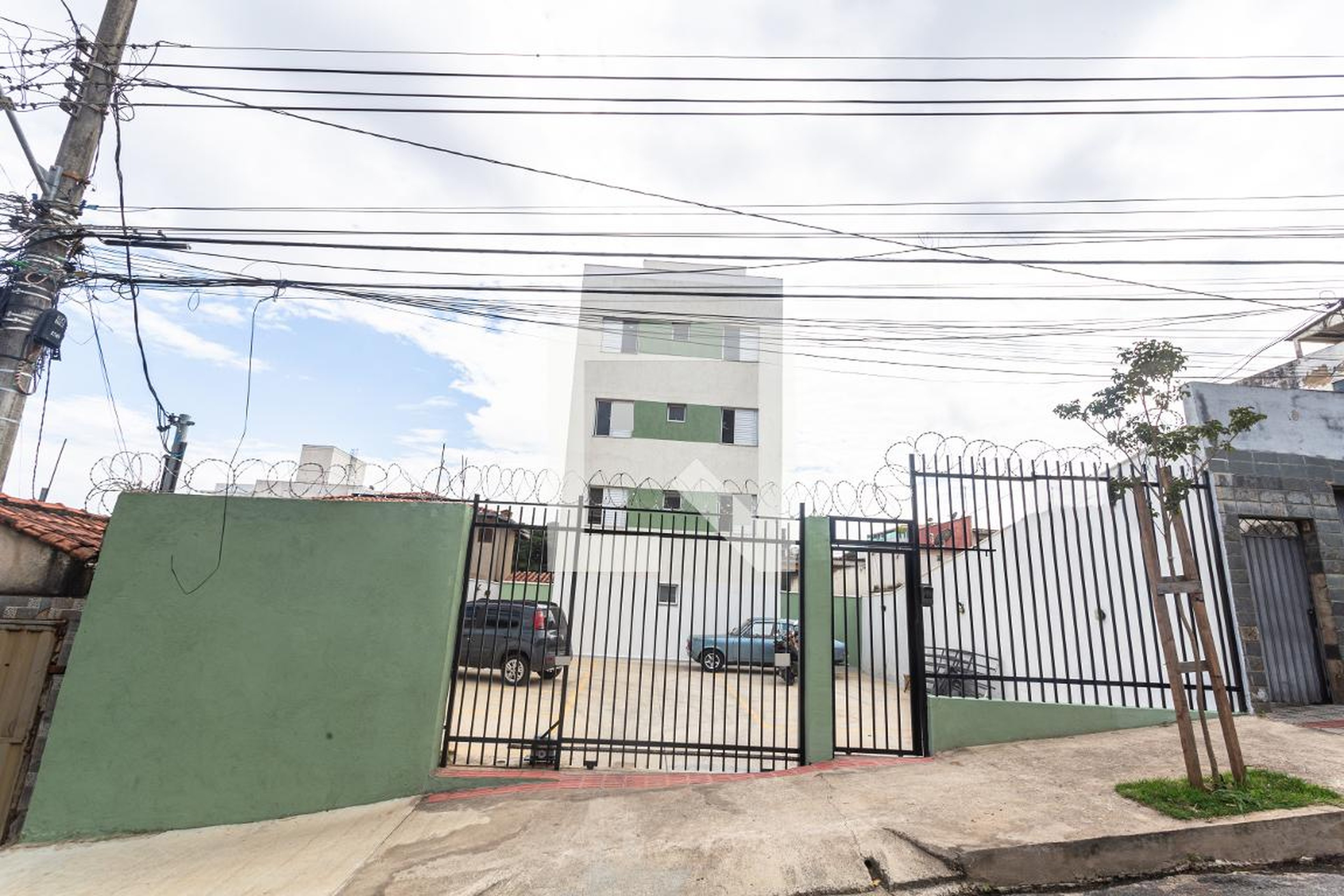 Fachada Condomínio em Rua Malaquito, 303