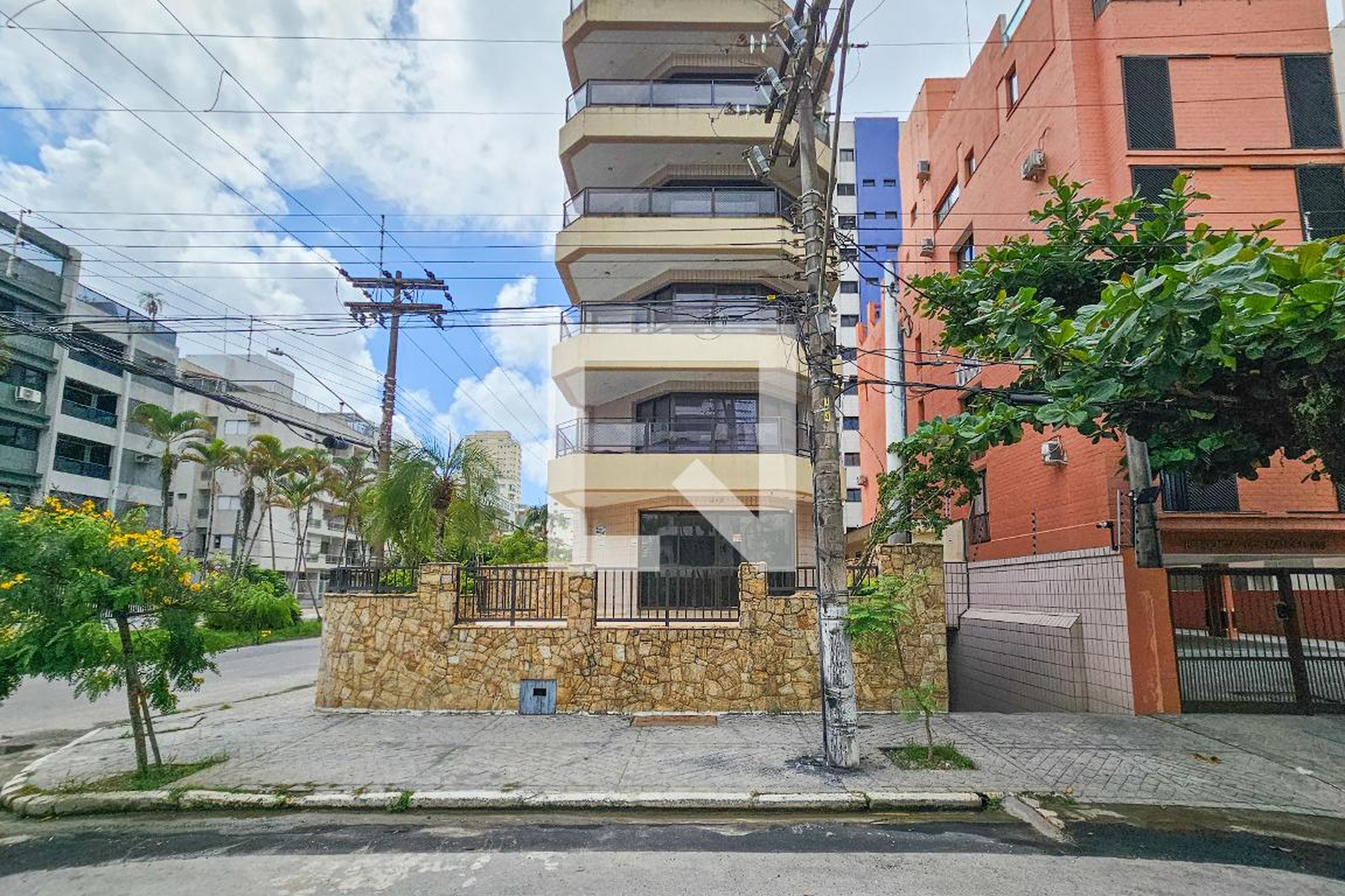 Fachada Condomínio em Avenida Venezuela, 412