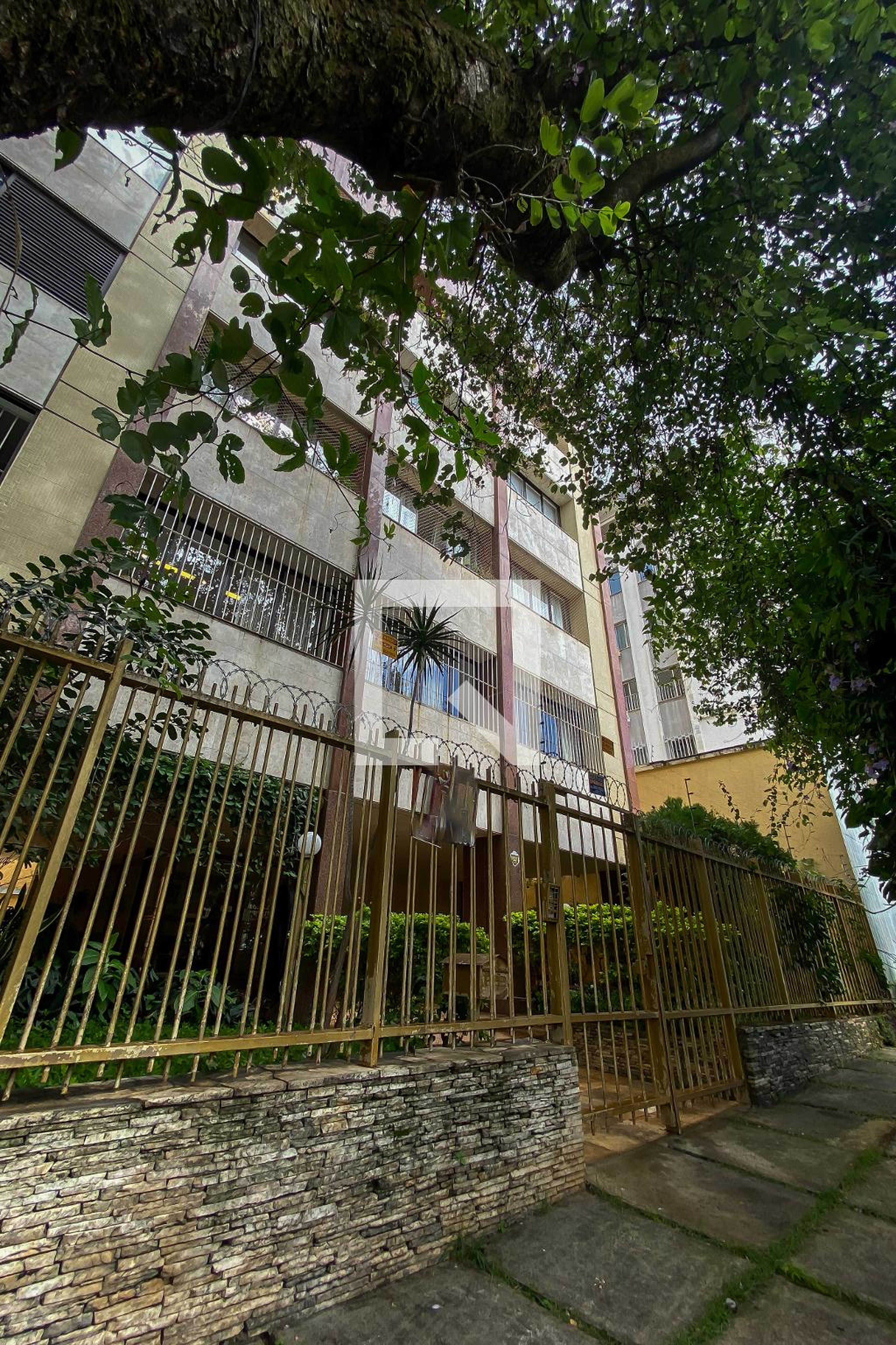 Fachada Condomínio em Rua Álvaro Santos, 33