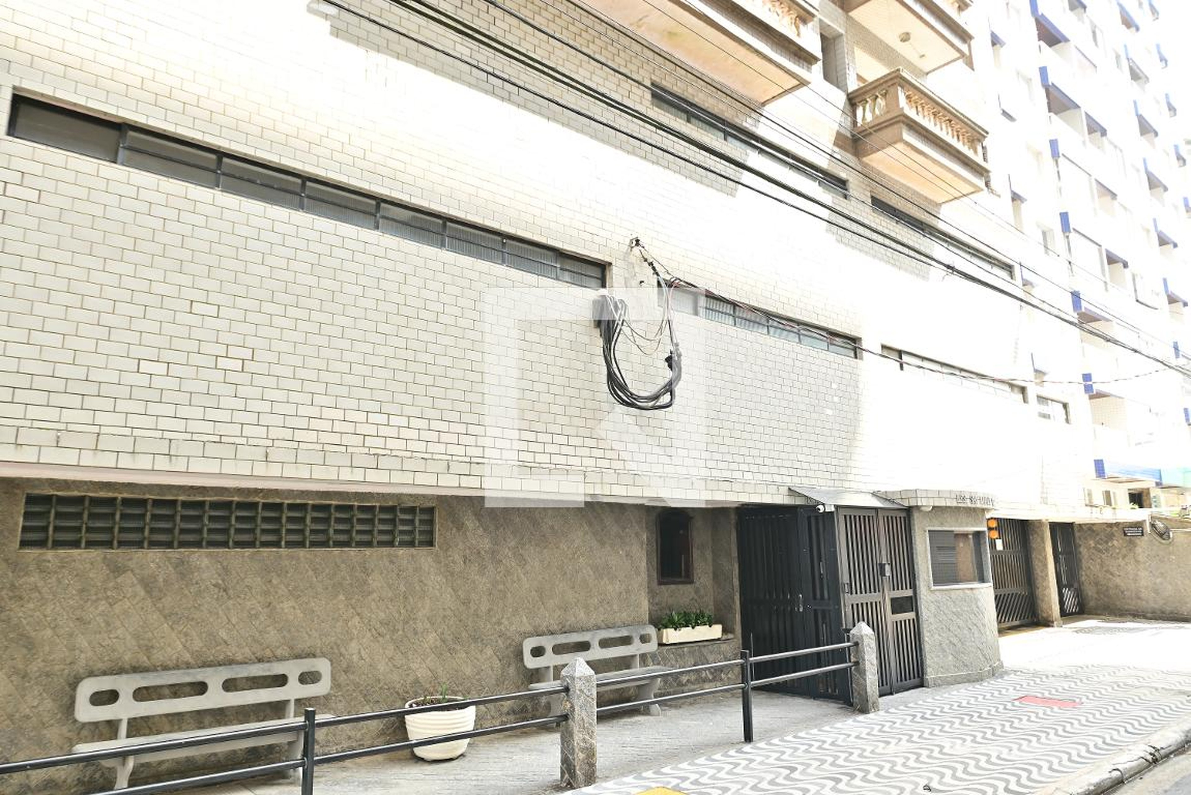 Fachada Condomínio em Rua Alfonso Bovero, 51