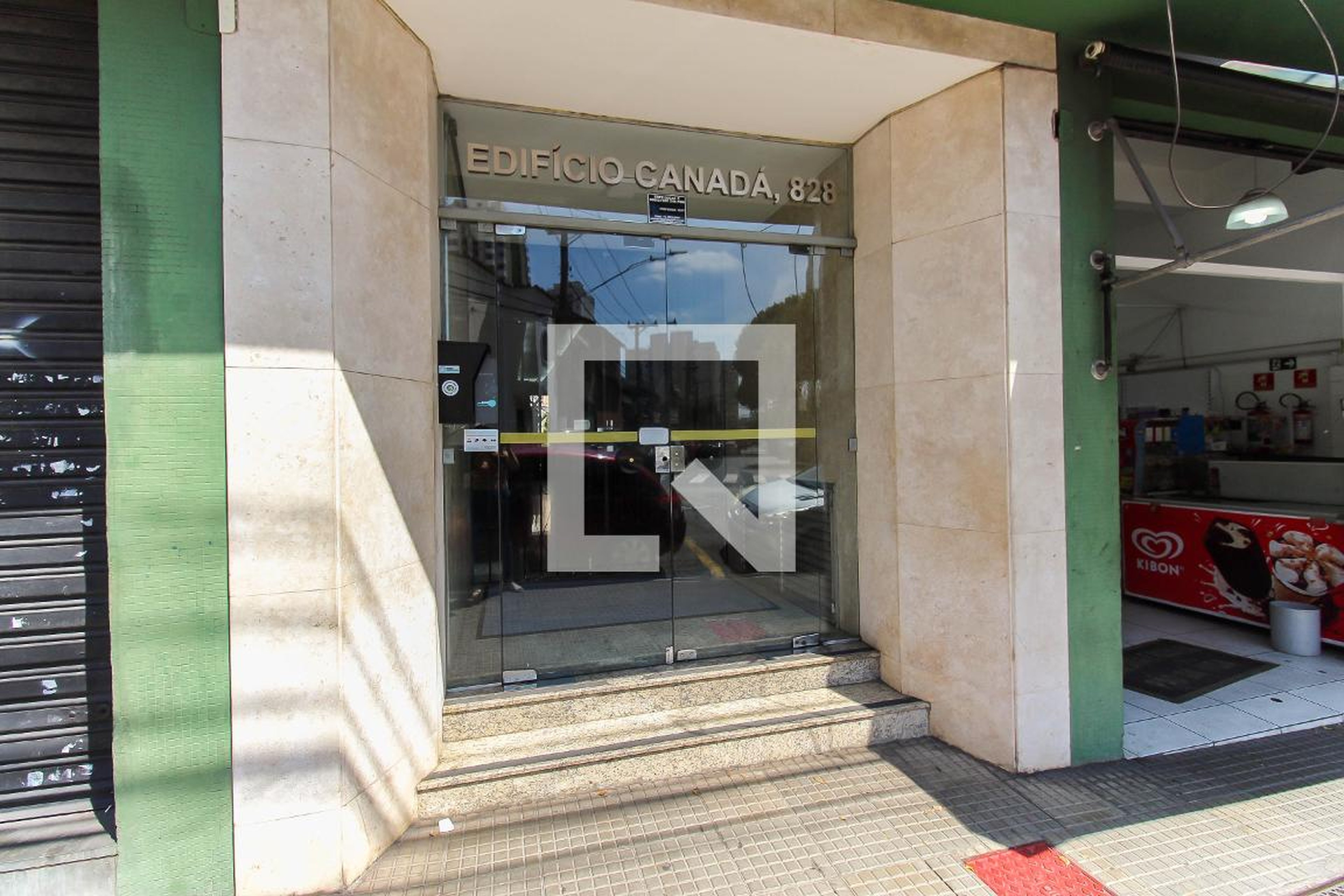 Fachada do Prédio Edifício Canada II