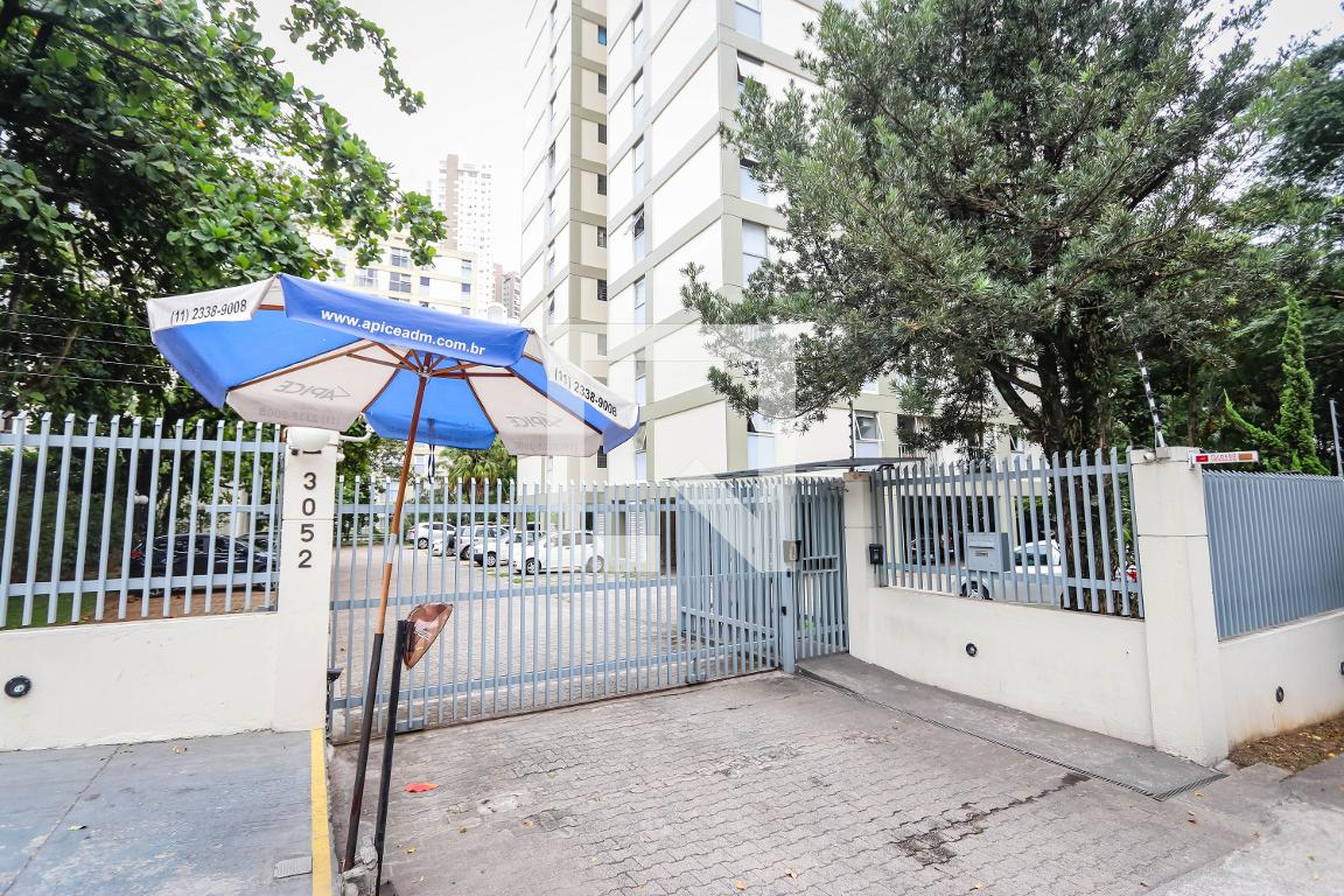 Fachada do Prédio Condomínio Tour Mont Parnase