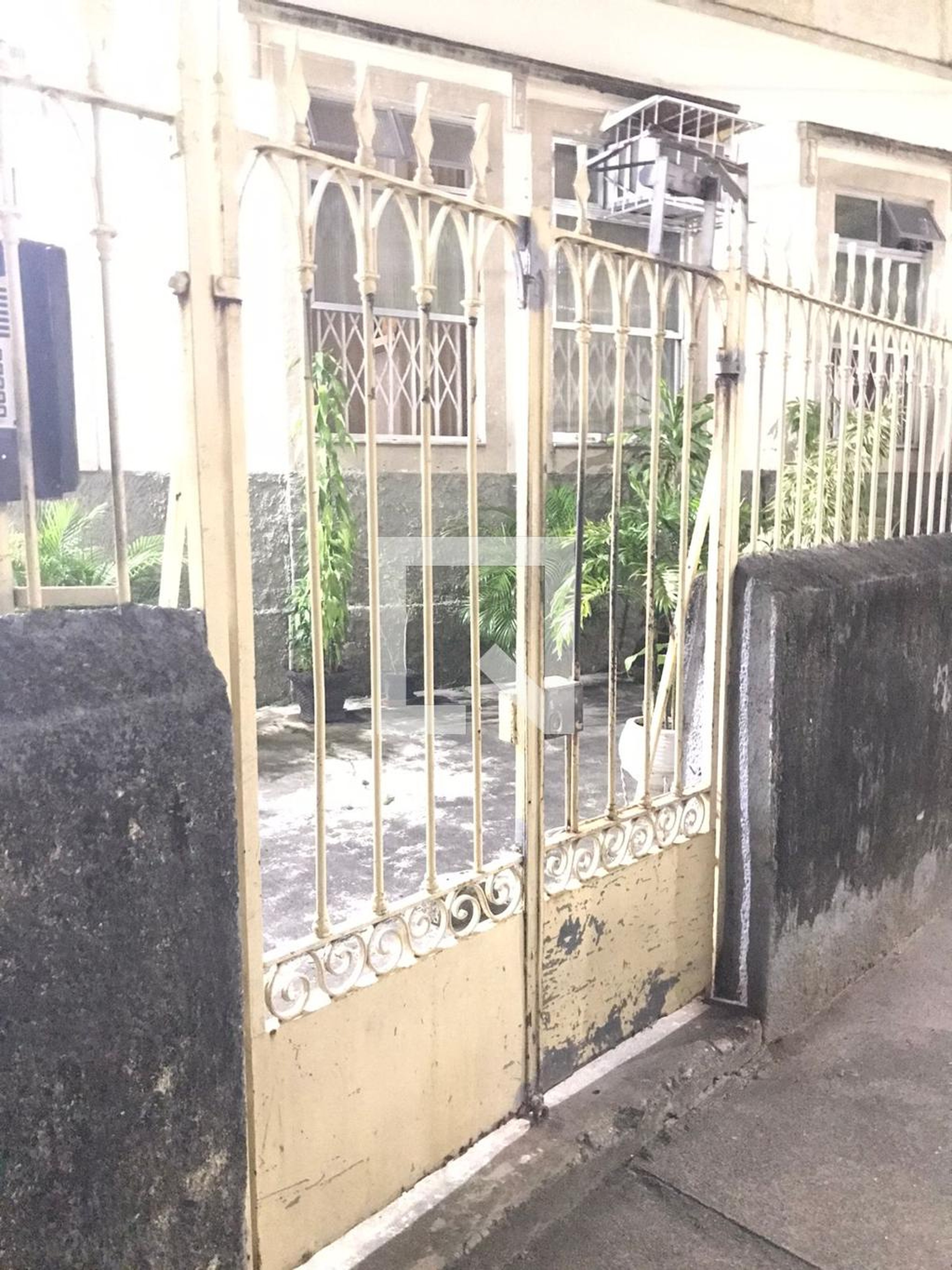 Fachada do Prédio Condomínio em Rua Professor Quintino do Vale, 22