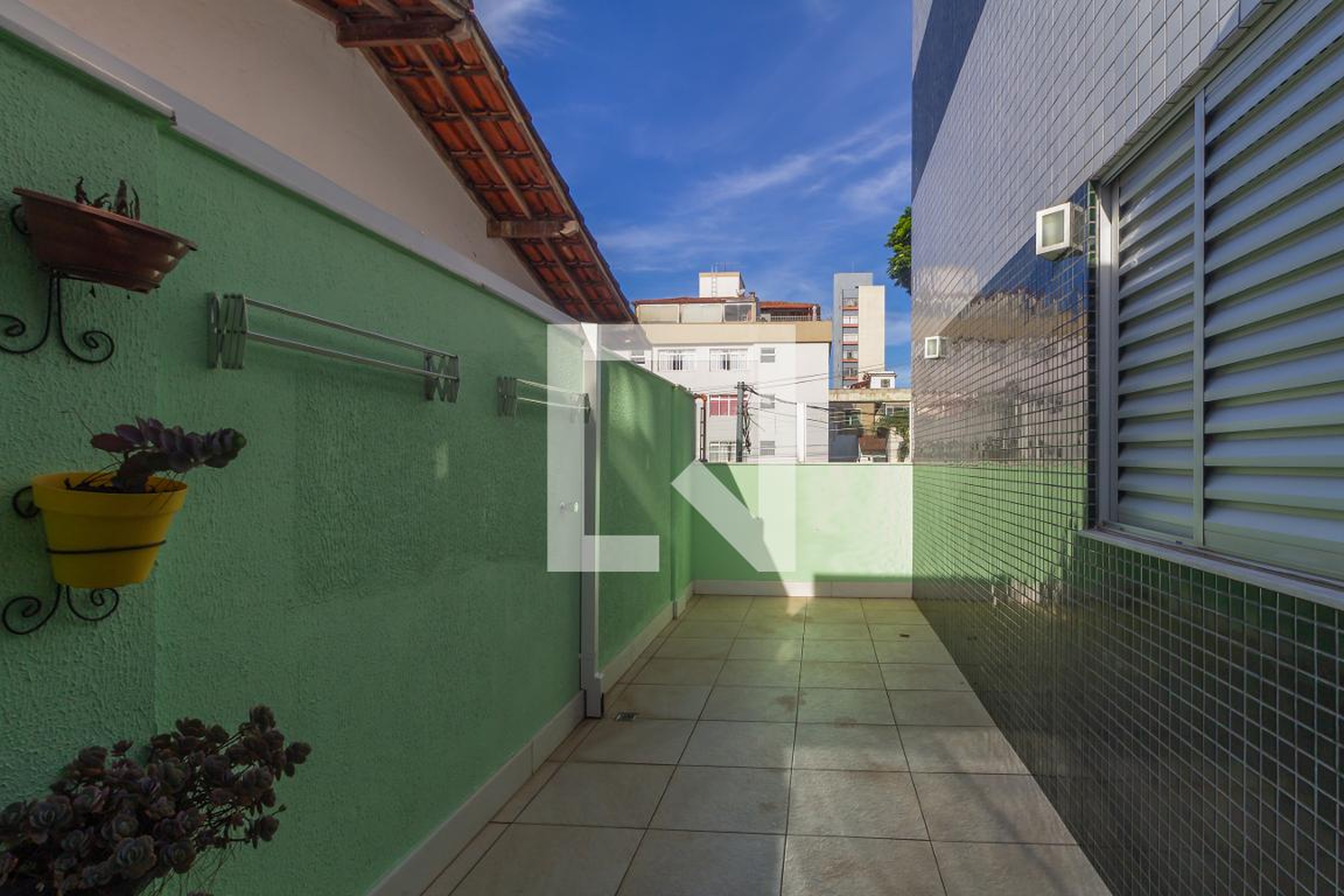 Área Externa Condomínio em Rua Alabastro, 593