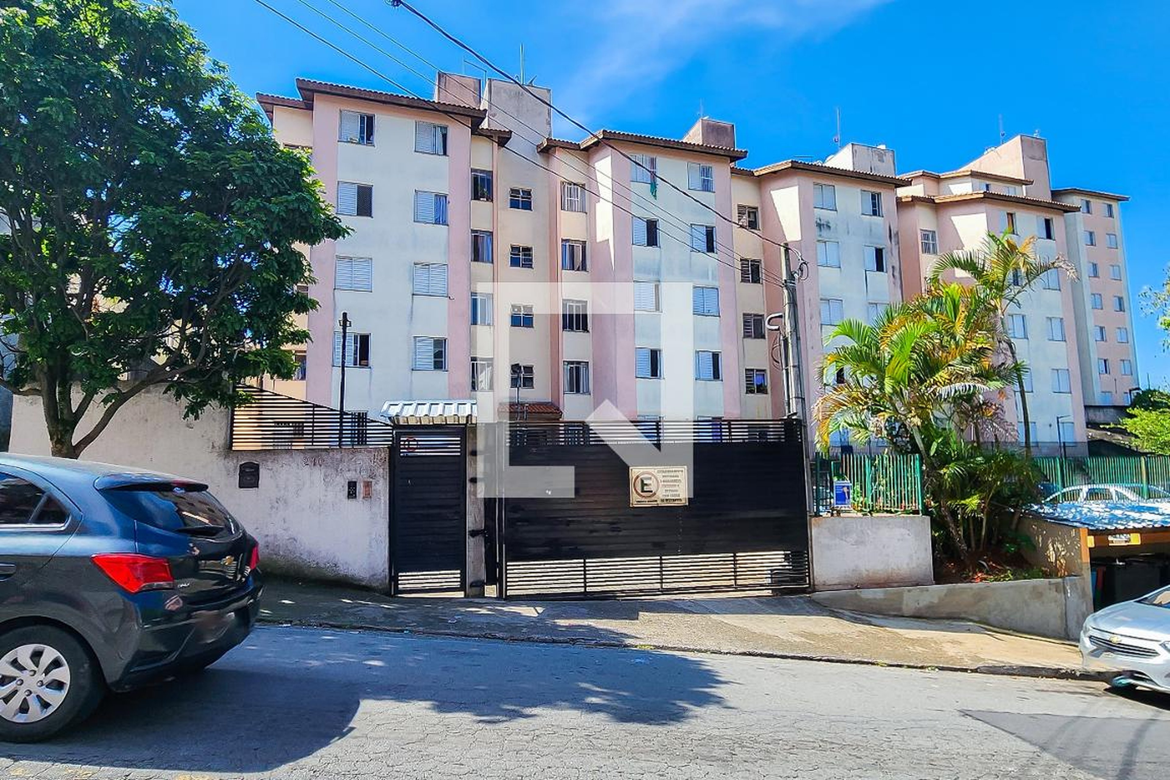 Fachada do Condomínio Condomínio em Rua Jorge Píres, 210