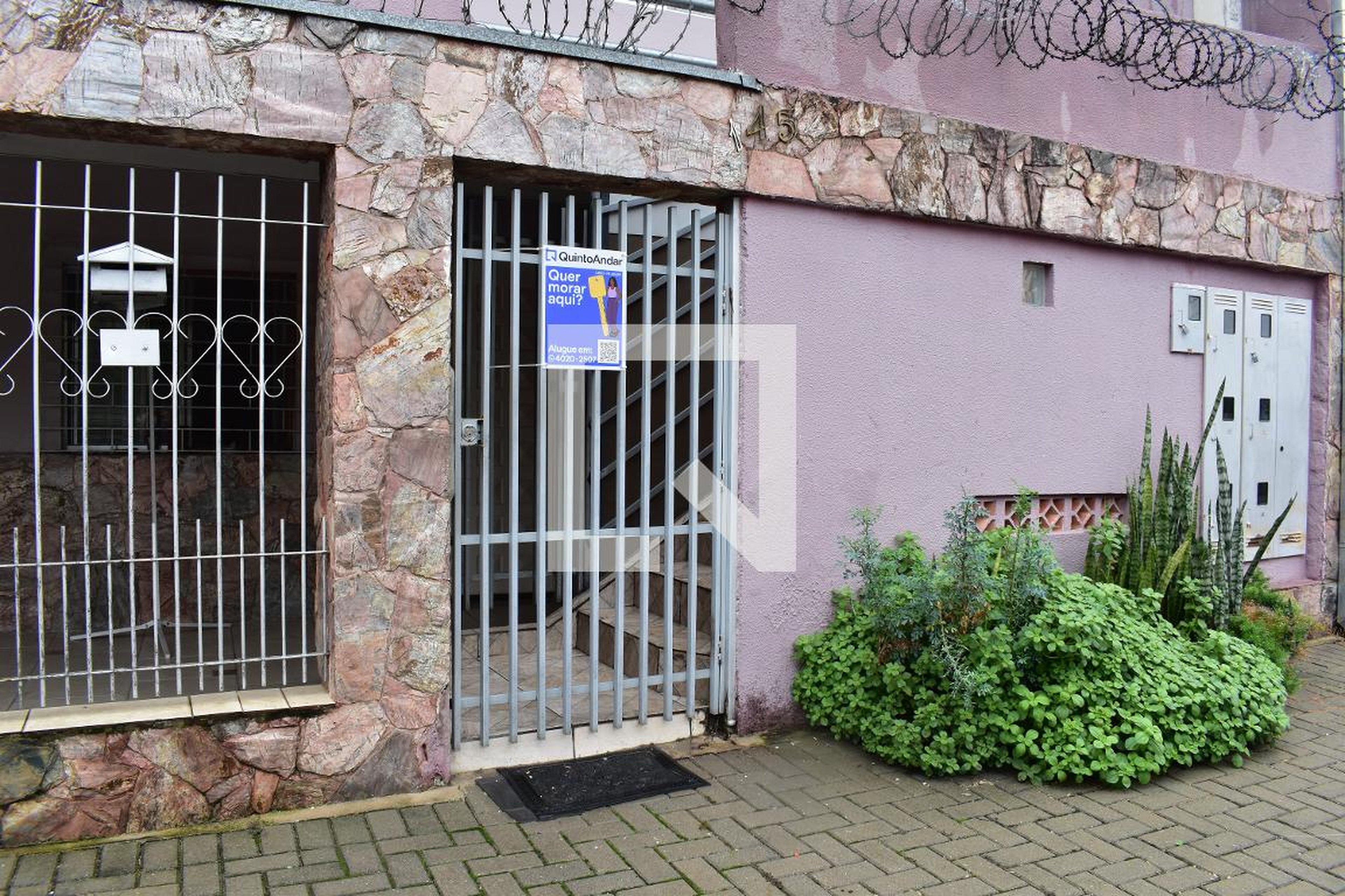 Fachada do prédio Condomínio em Rua Aarão Lamenha de Siqueira, 145