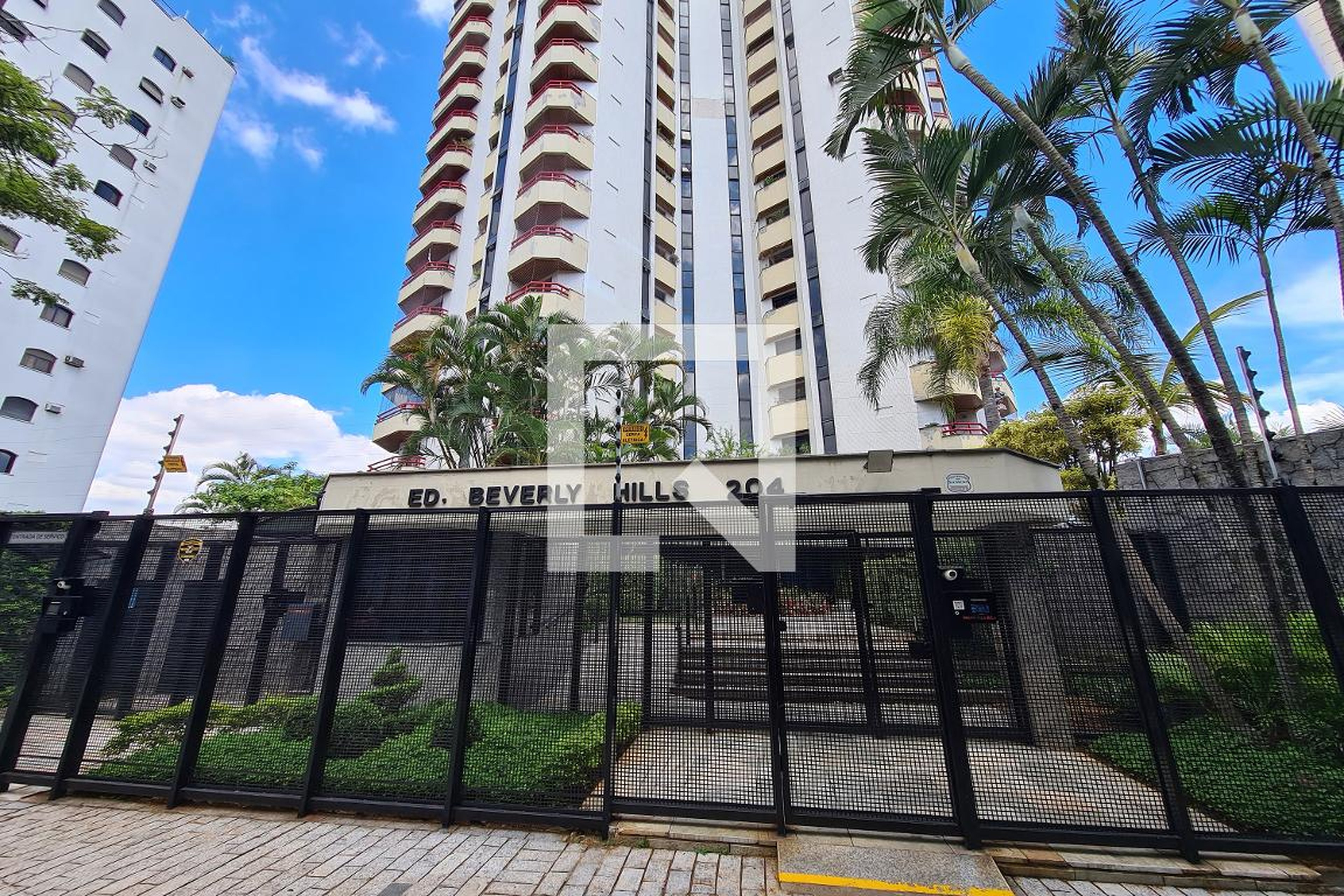 Fachada Condomínio Beverly Hills