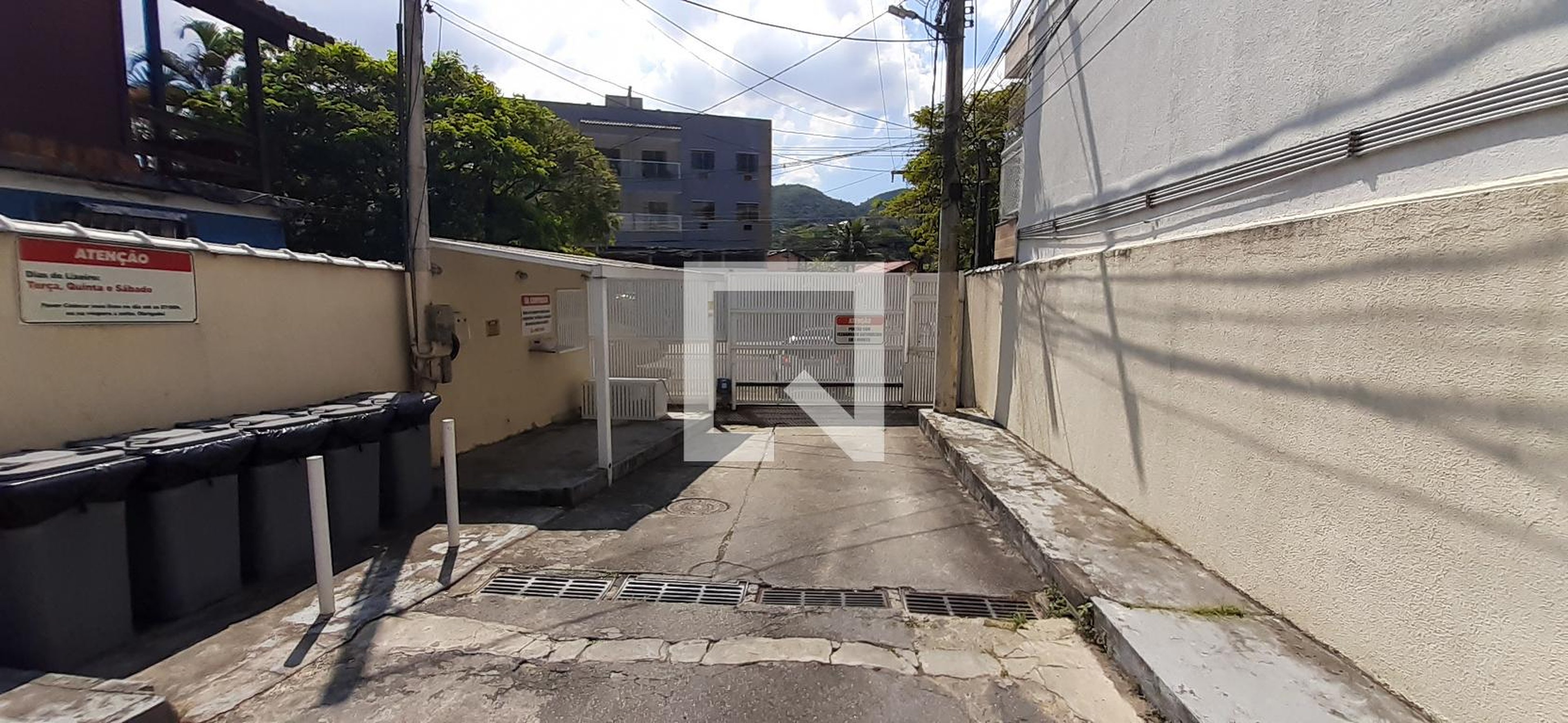 Área comum - Em Estrada do Rio Grande 3609