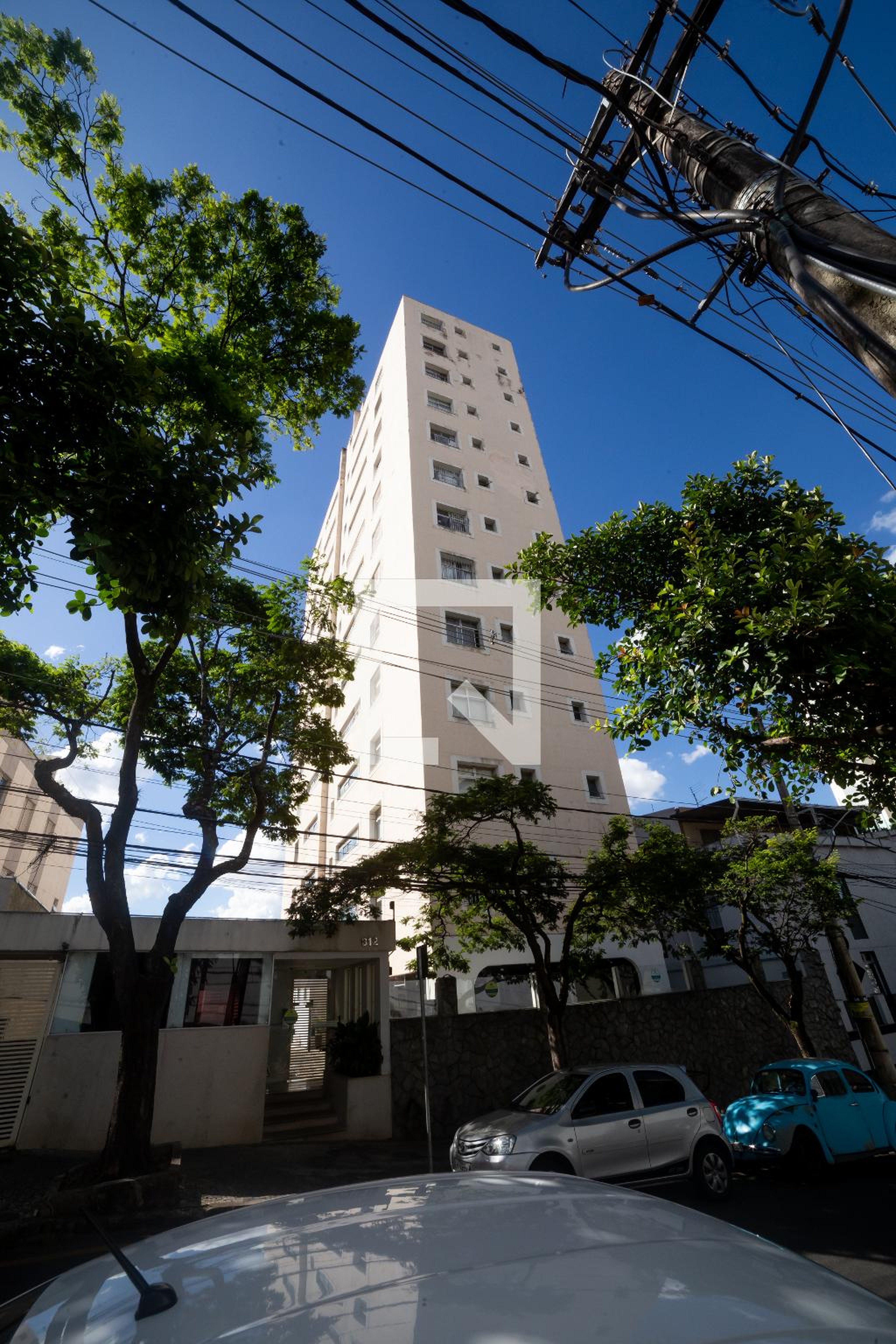 Fachada do Prédio Condomínio Alpes