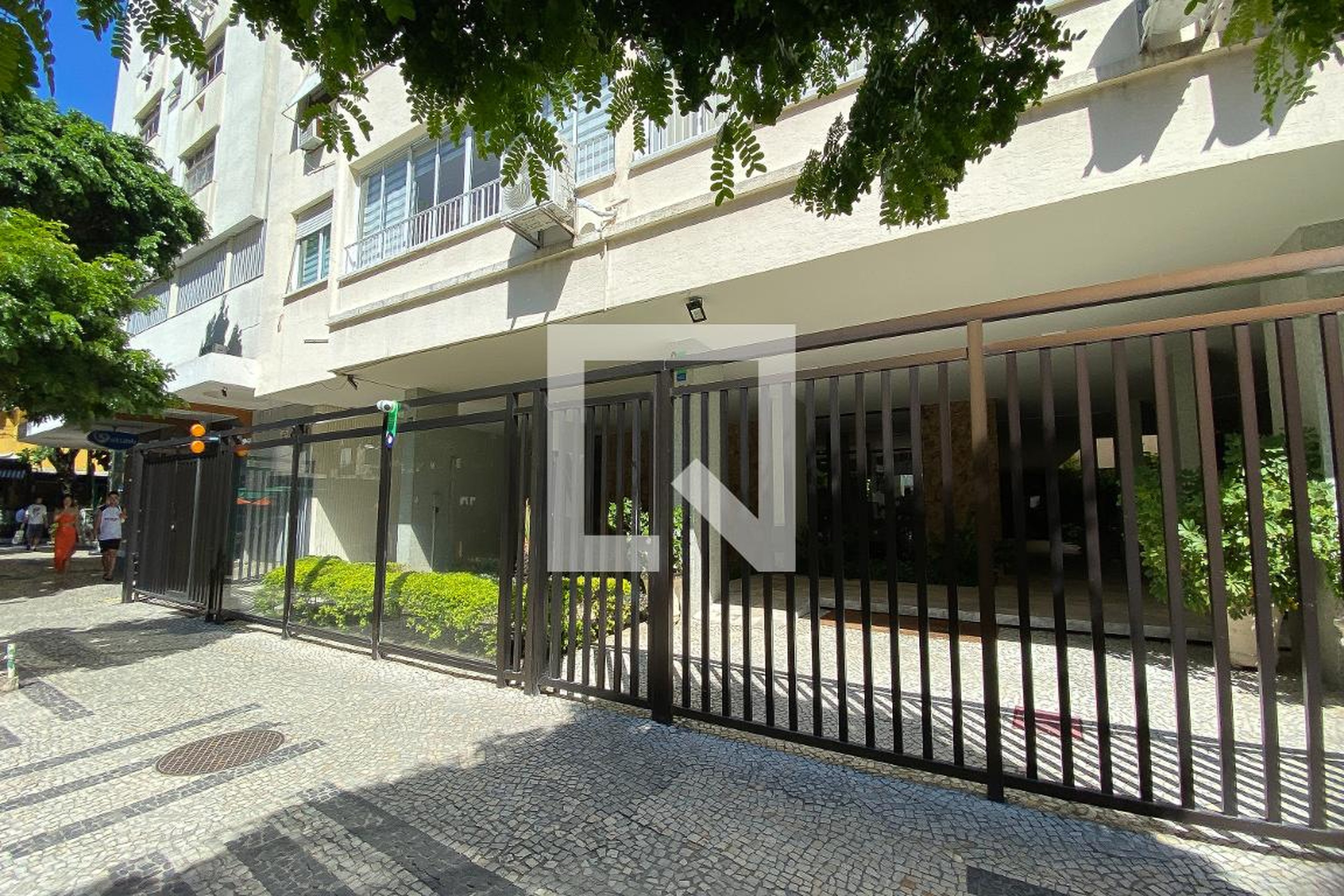 Fachada Condomínio em Rua Barão da Torre, 259