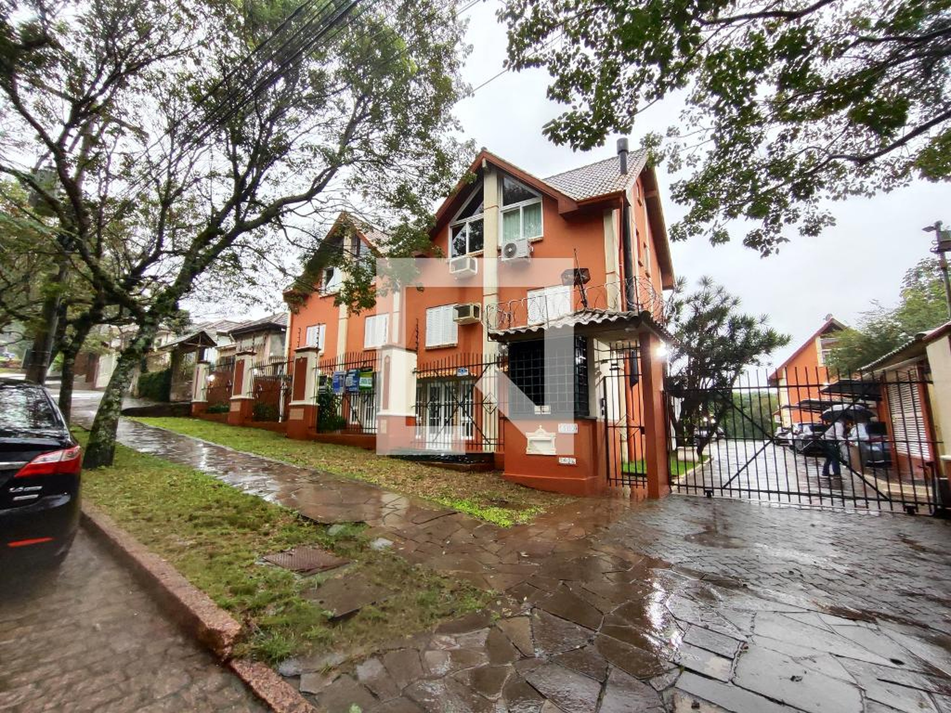 Fachada do Condomínio Condomínio em Rua Sepé Tiarajú, 1500